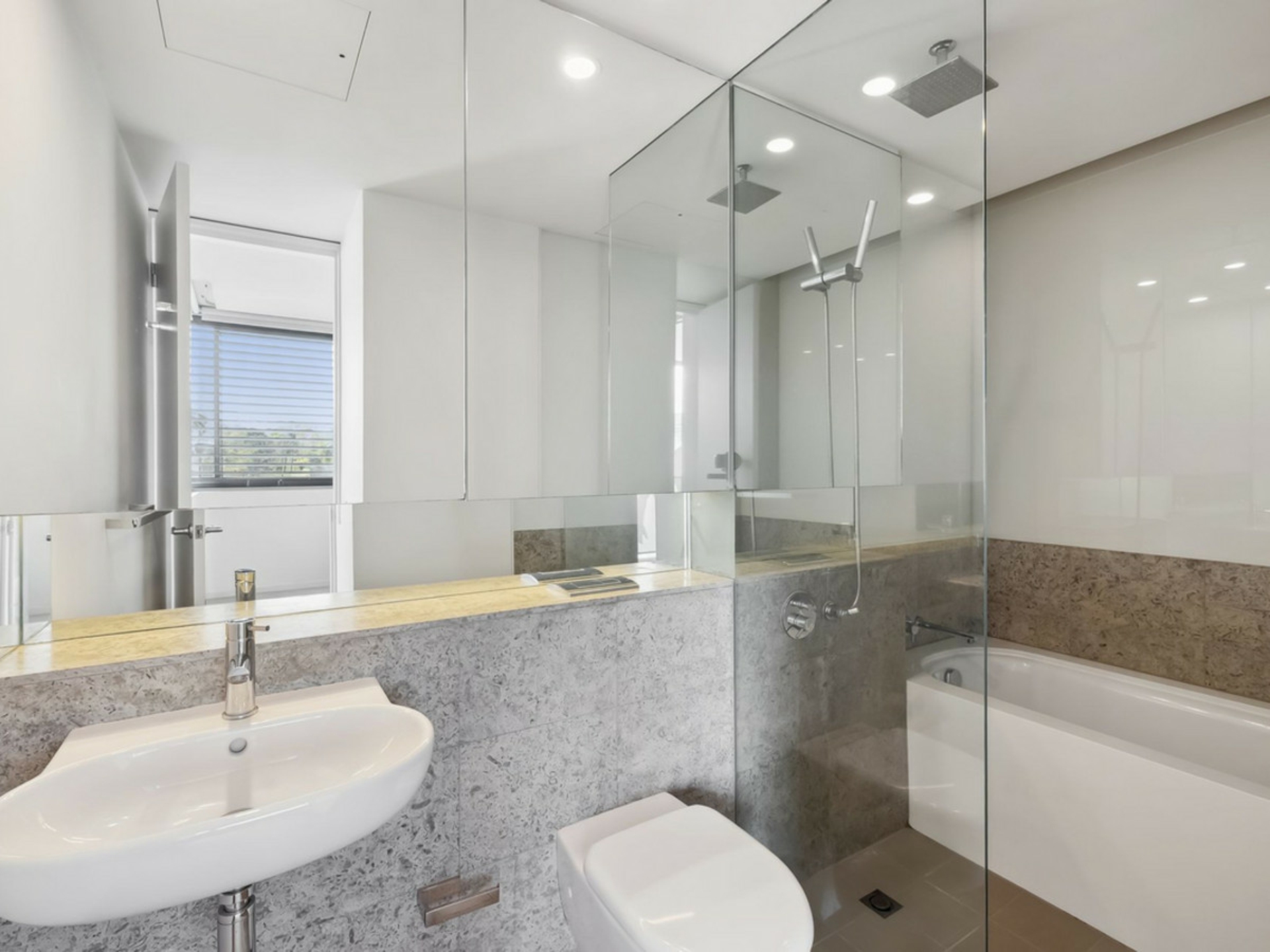 402/2 Moreau Parade, EAST PERTH