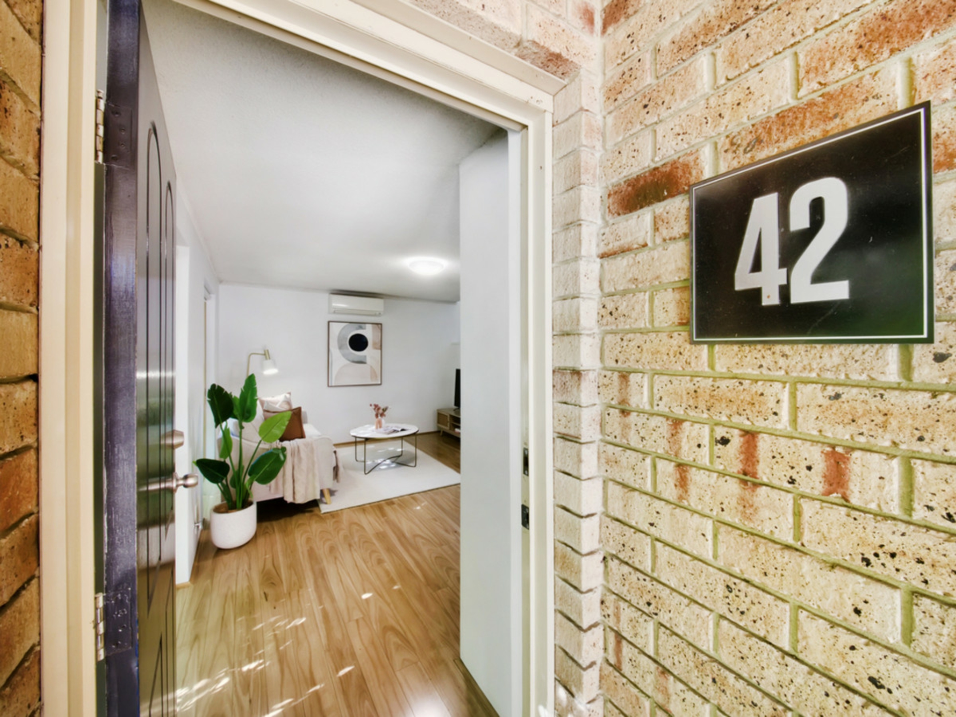 42/15 Jugan Street, MOUNT HAWTHORN