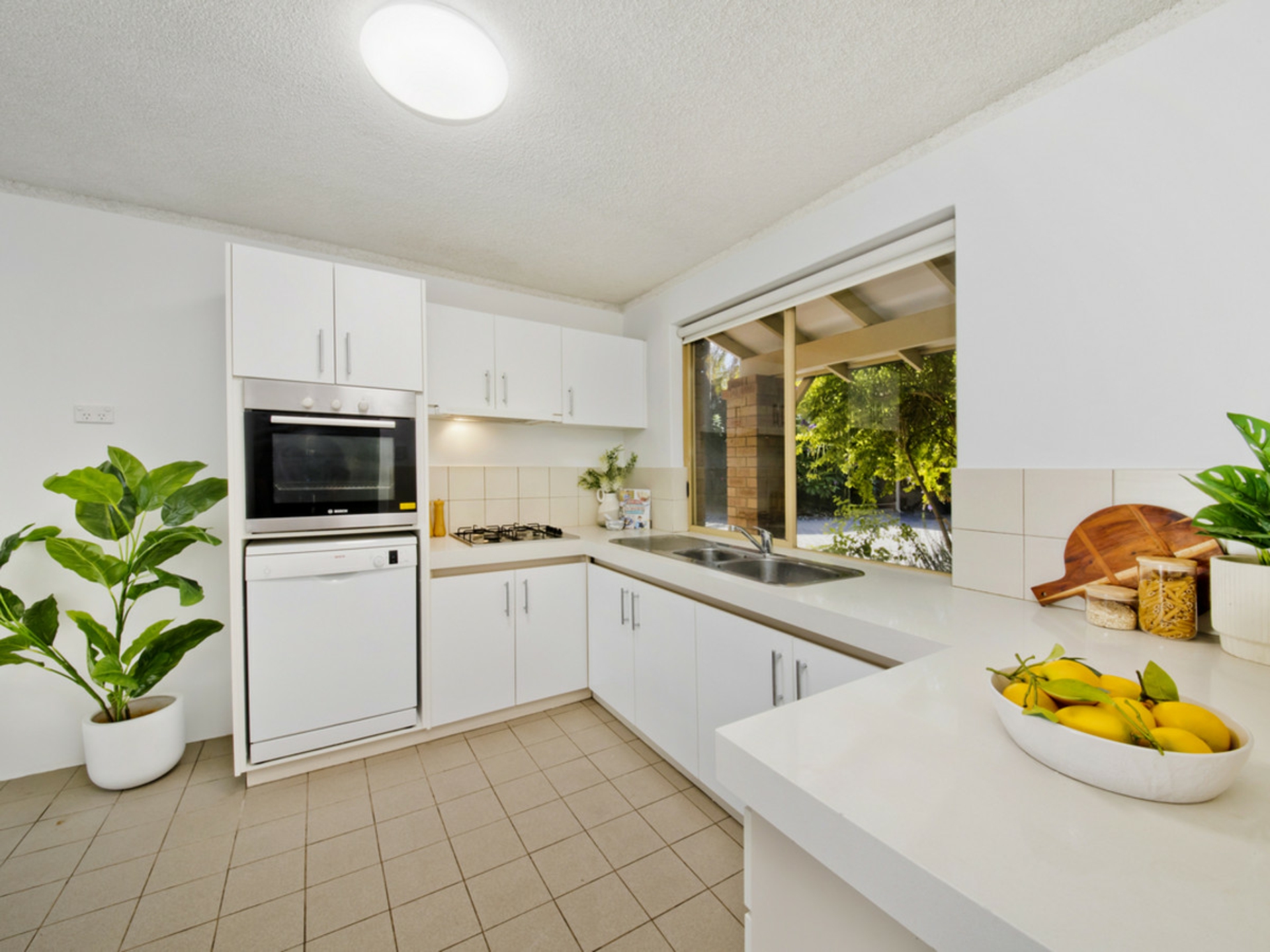42/15 Jugan Street, MOUNT HAWTHORN
