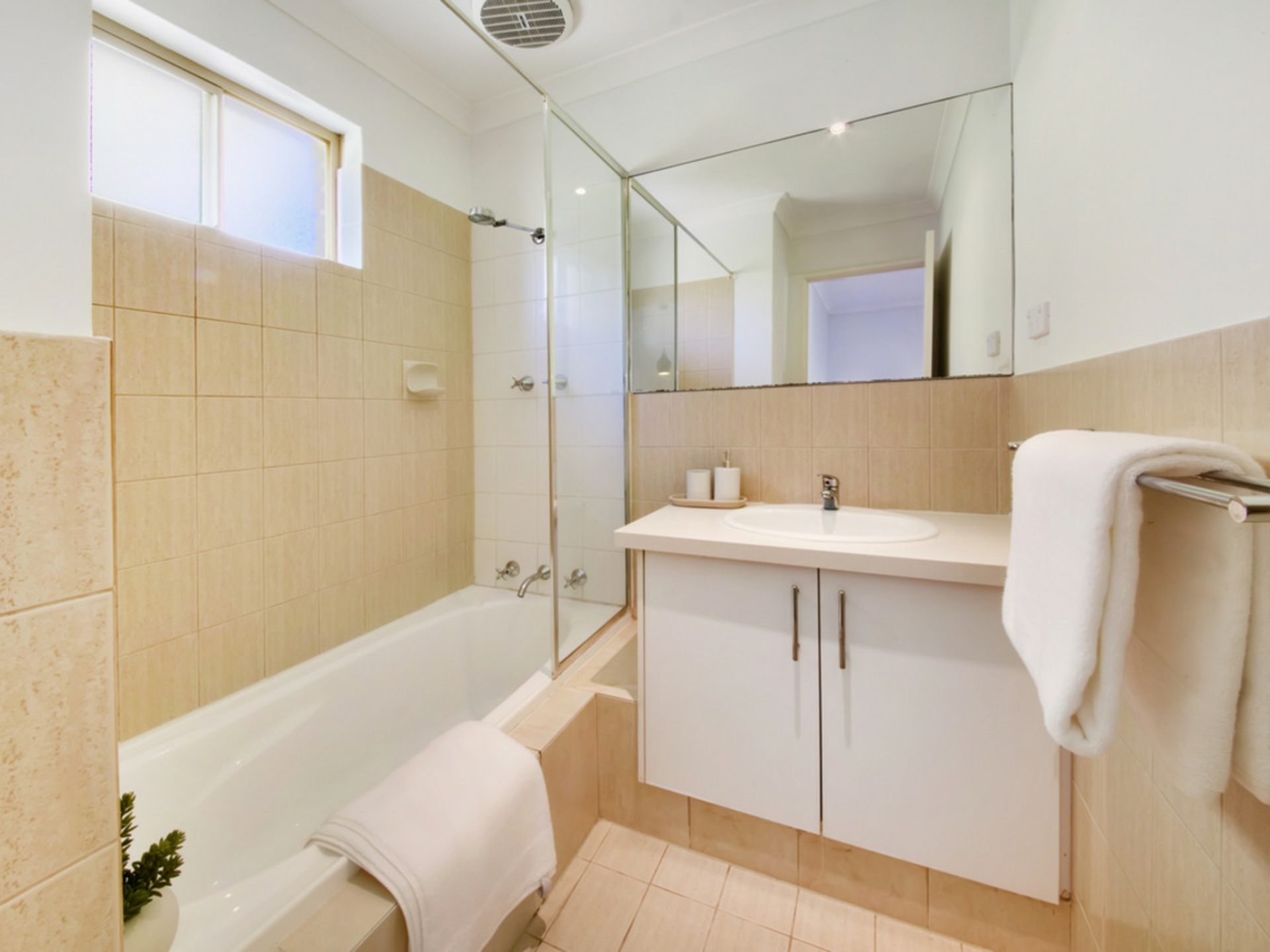 42/15 Jugan Street, MOUNT HAWTHORN