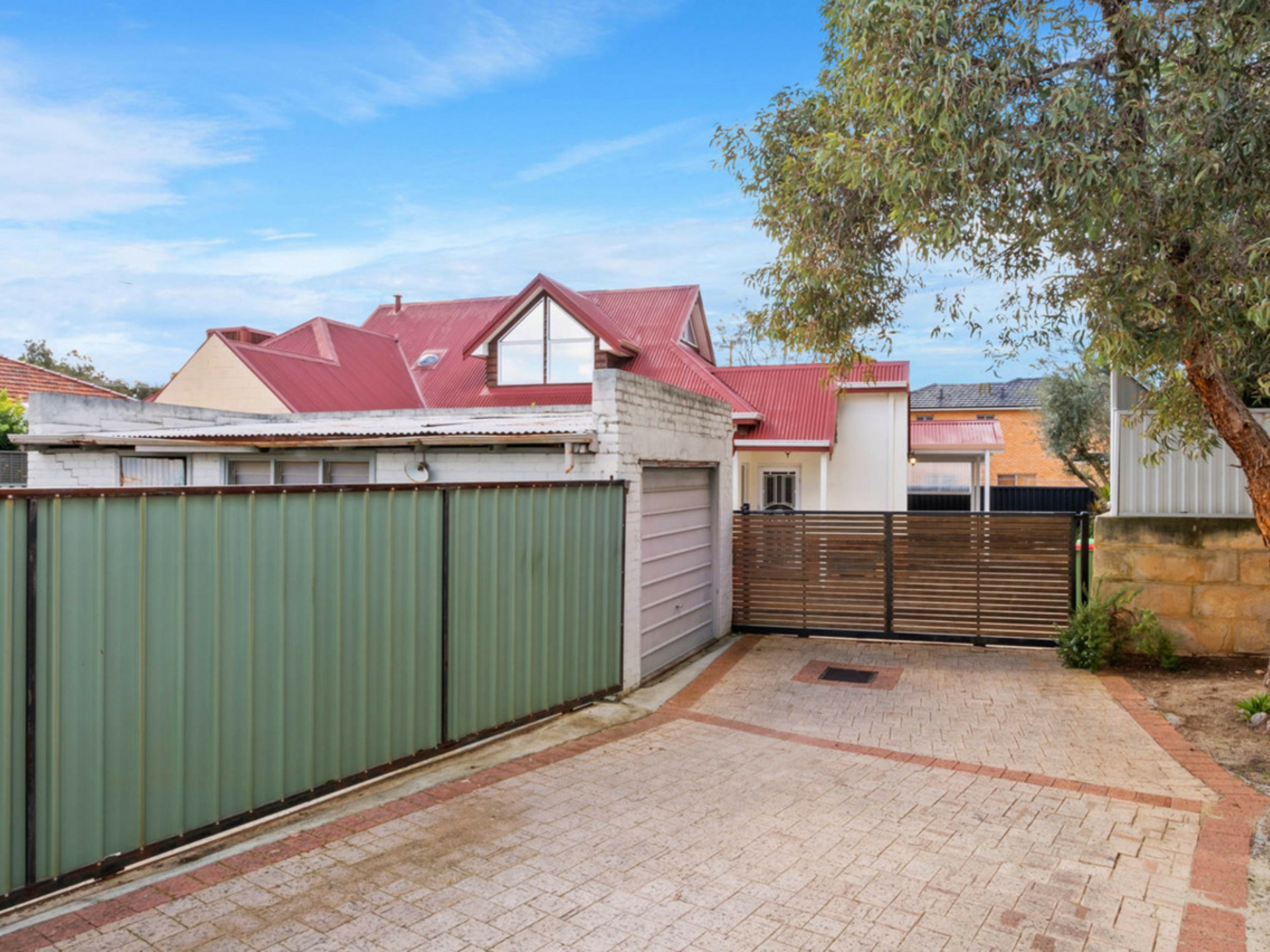 72A Whatley Crescent, MOUNT LAWLEY