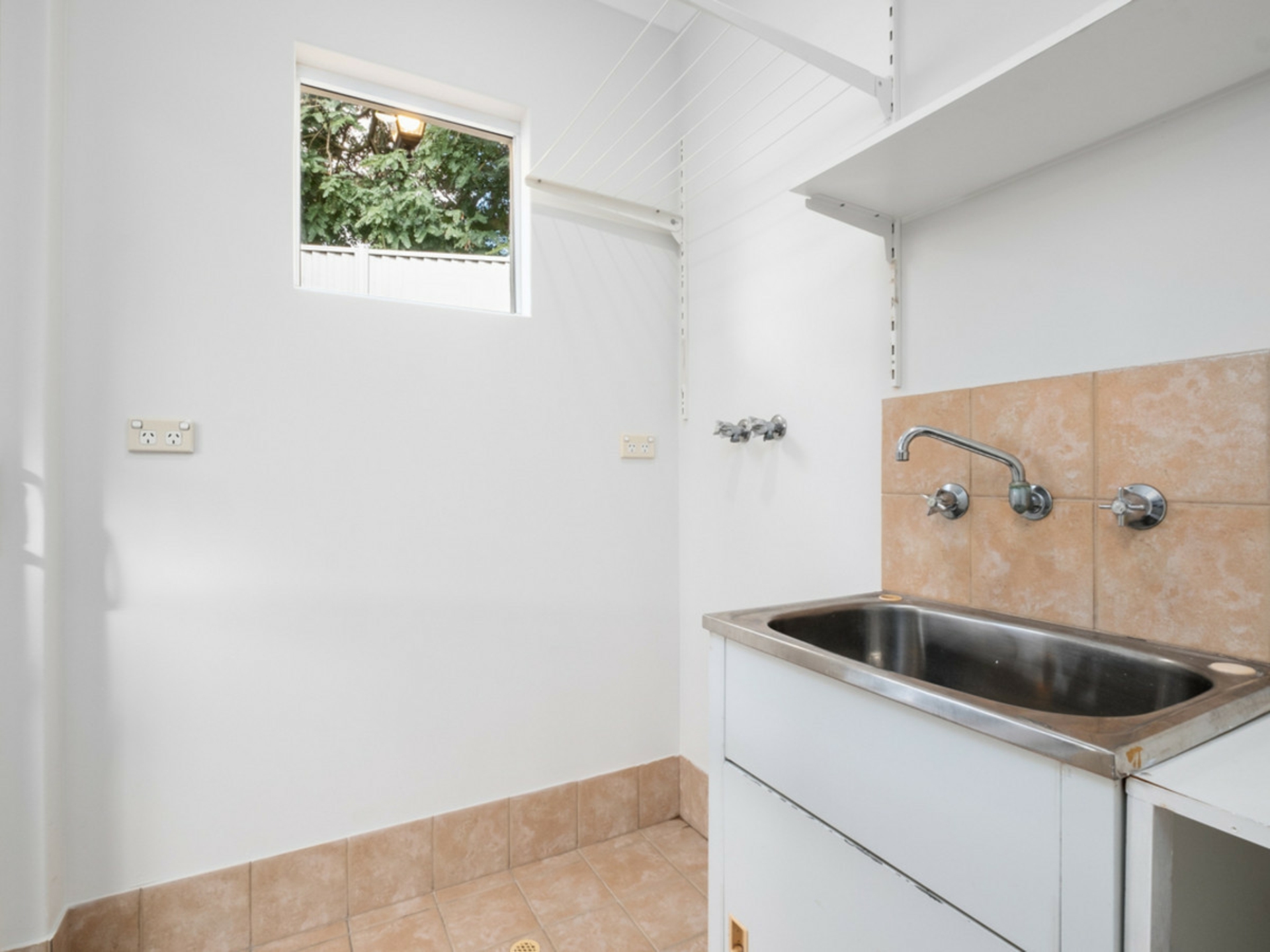72A Whatley Crescent, MOUNT LAWLEY
