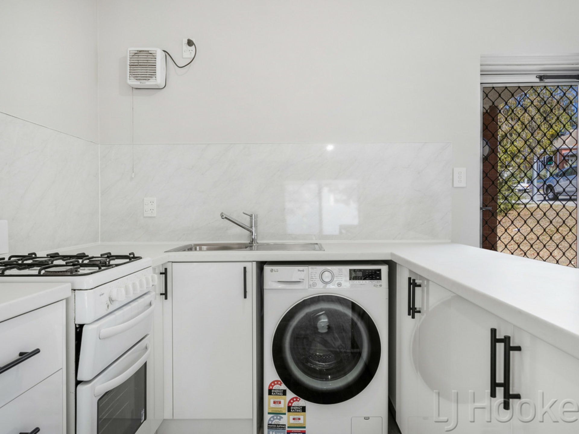 4/16 Cambridge Street, WEST LEEDERVILLE