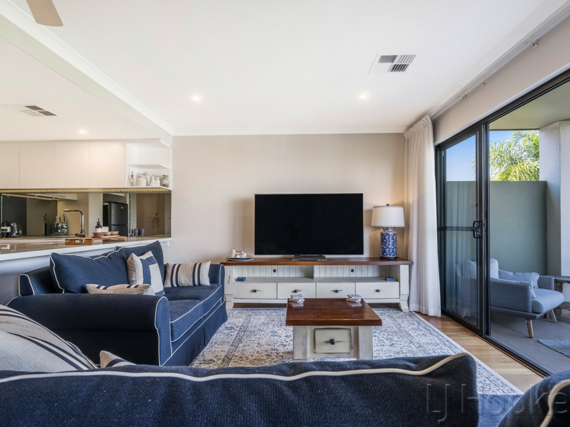6/14 Waterloo Crescent, EAST PERTH