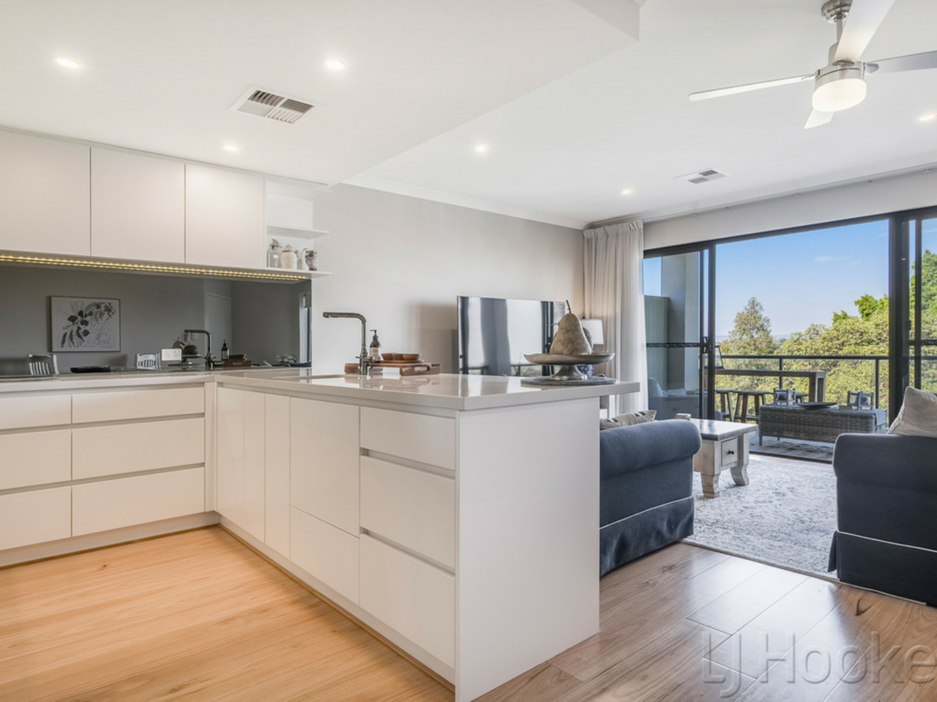 6/14 Waterloo Crescent, EAST PERTH
