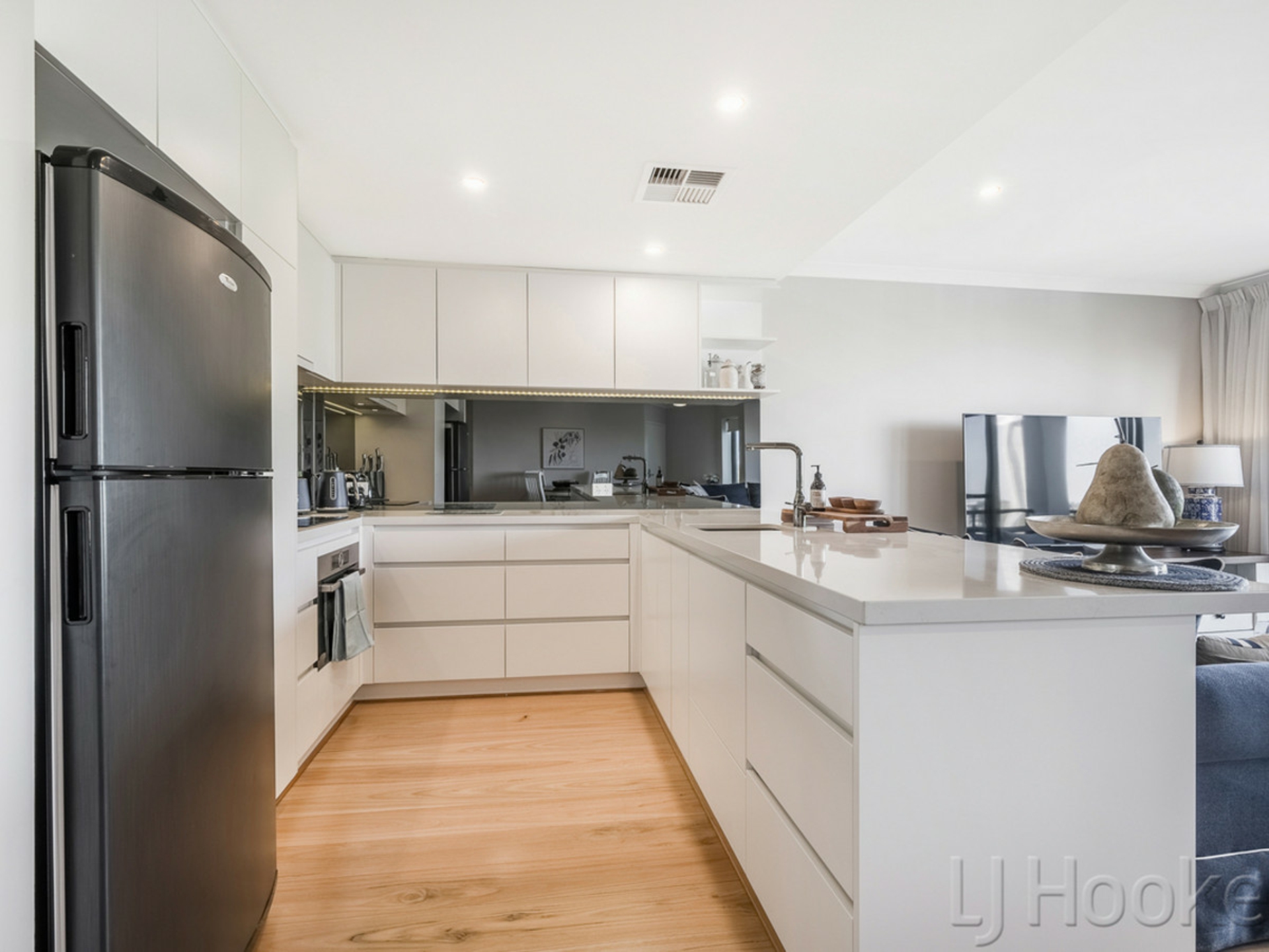 6/14 Waterloo Crescent, EAST PERTH