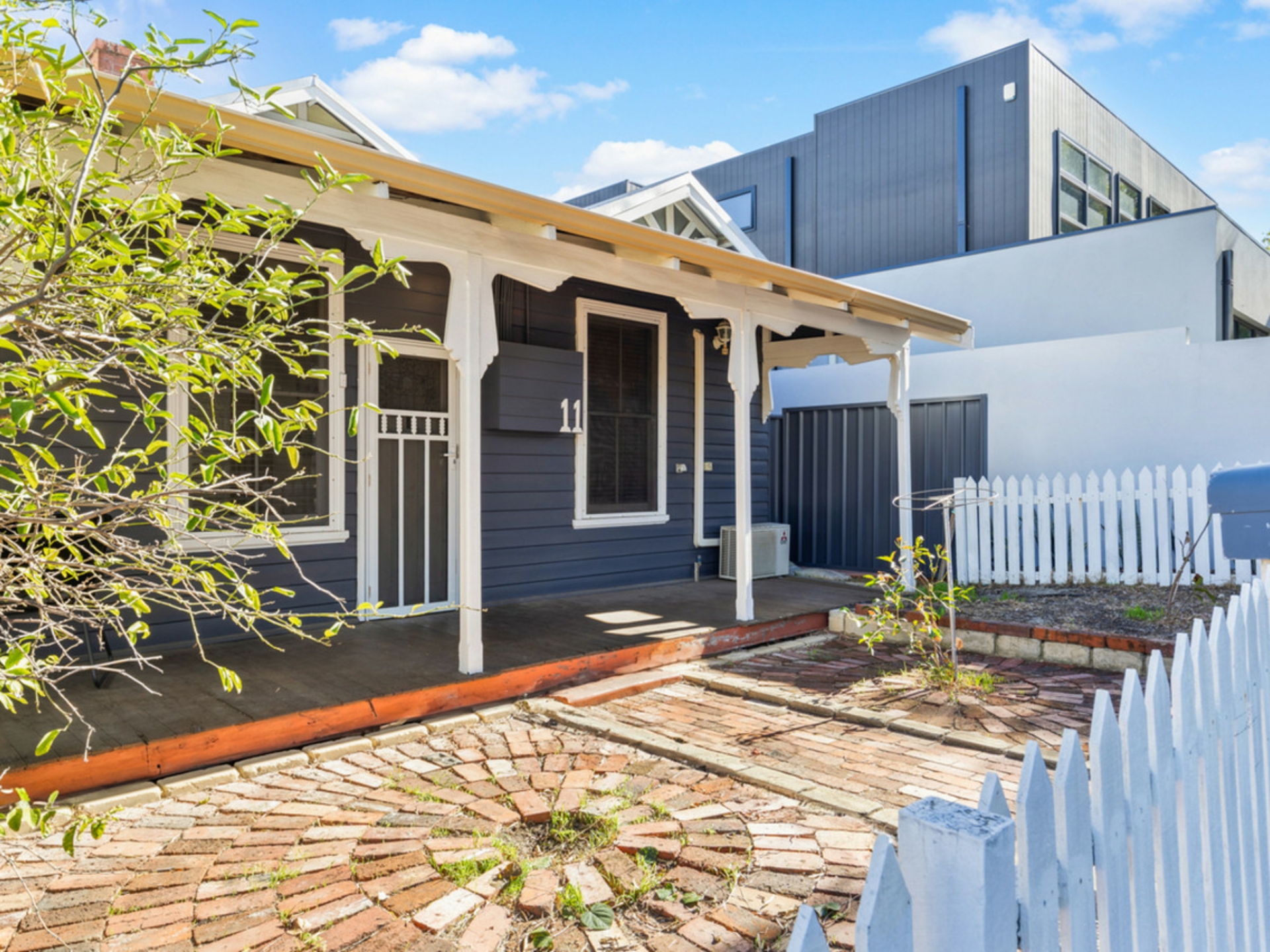 11 Roy Street, MOUNT LAWLEY