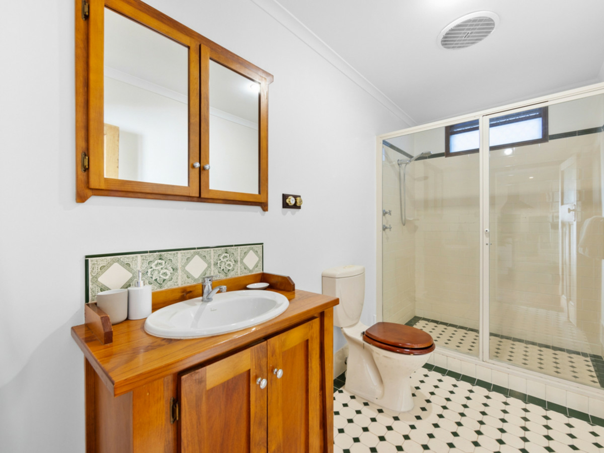 11 Roy Street, MOUNT LAWLEY