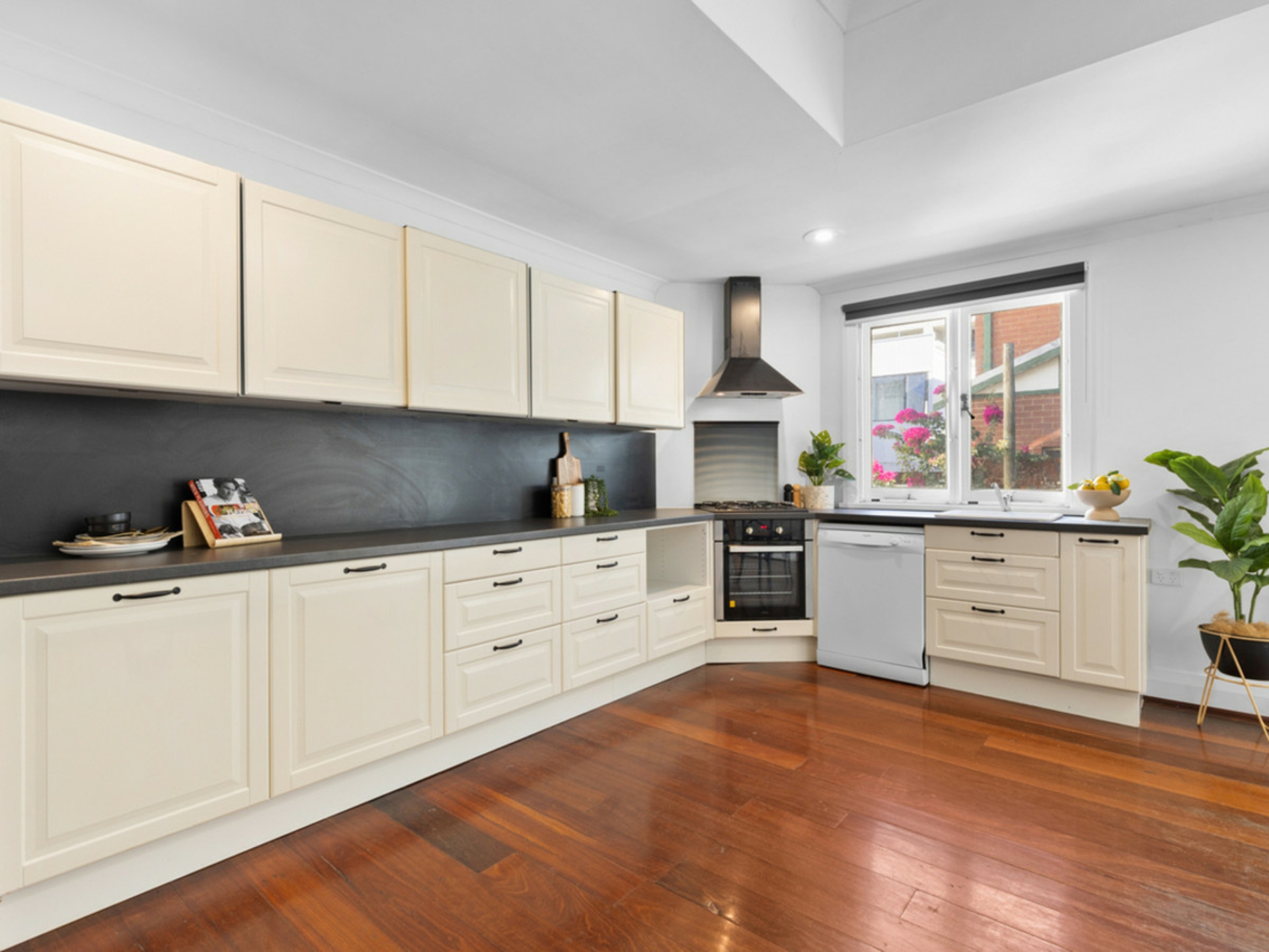 11 Roy Street, MOUNT LAWLEY