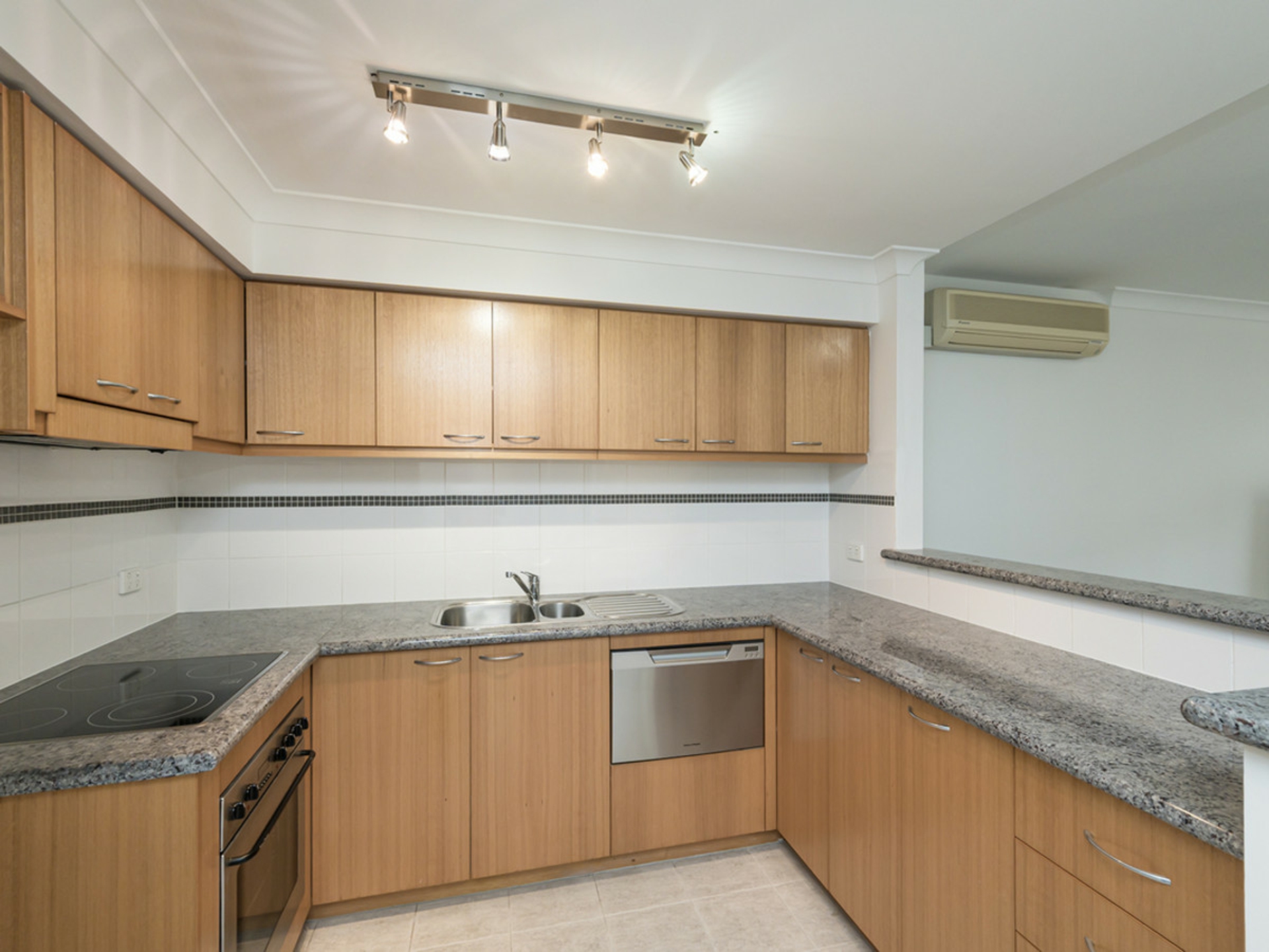 34/128 Mounts Bay Road, PERTH