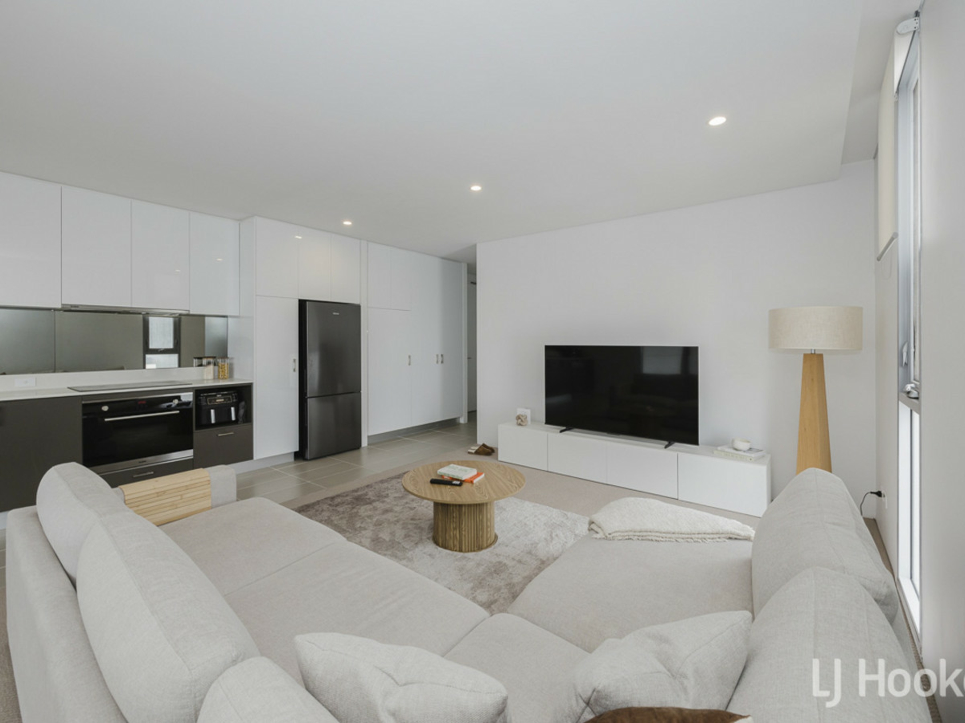 408/1 Bristol Lane Apartments (44) — photo 7 of 19