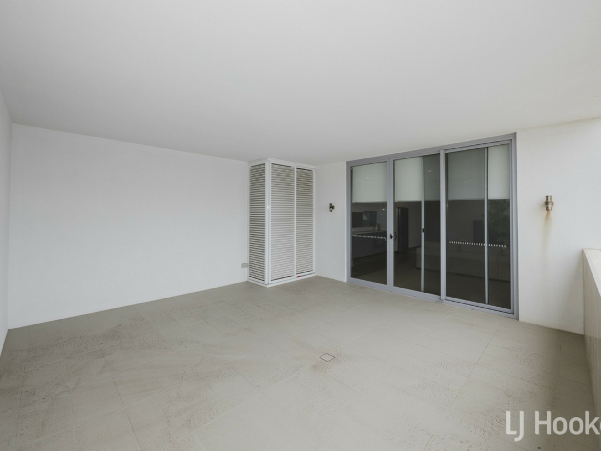 408/1 Bristol Lane Apartments (44) — photo 14 of 19