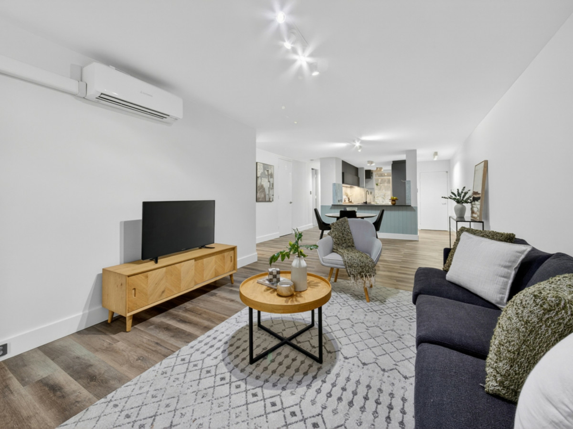 8/2 Goderich Street — photo from LJ Hooker City Residential