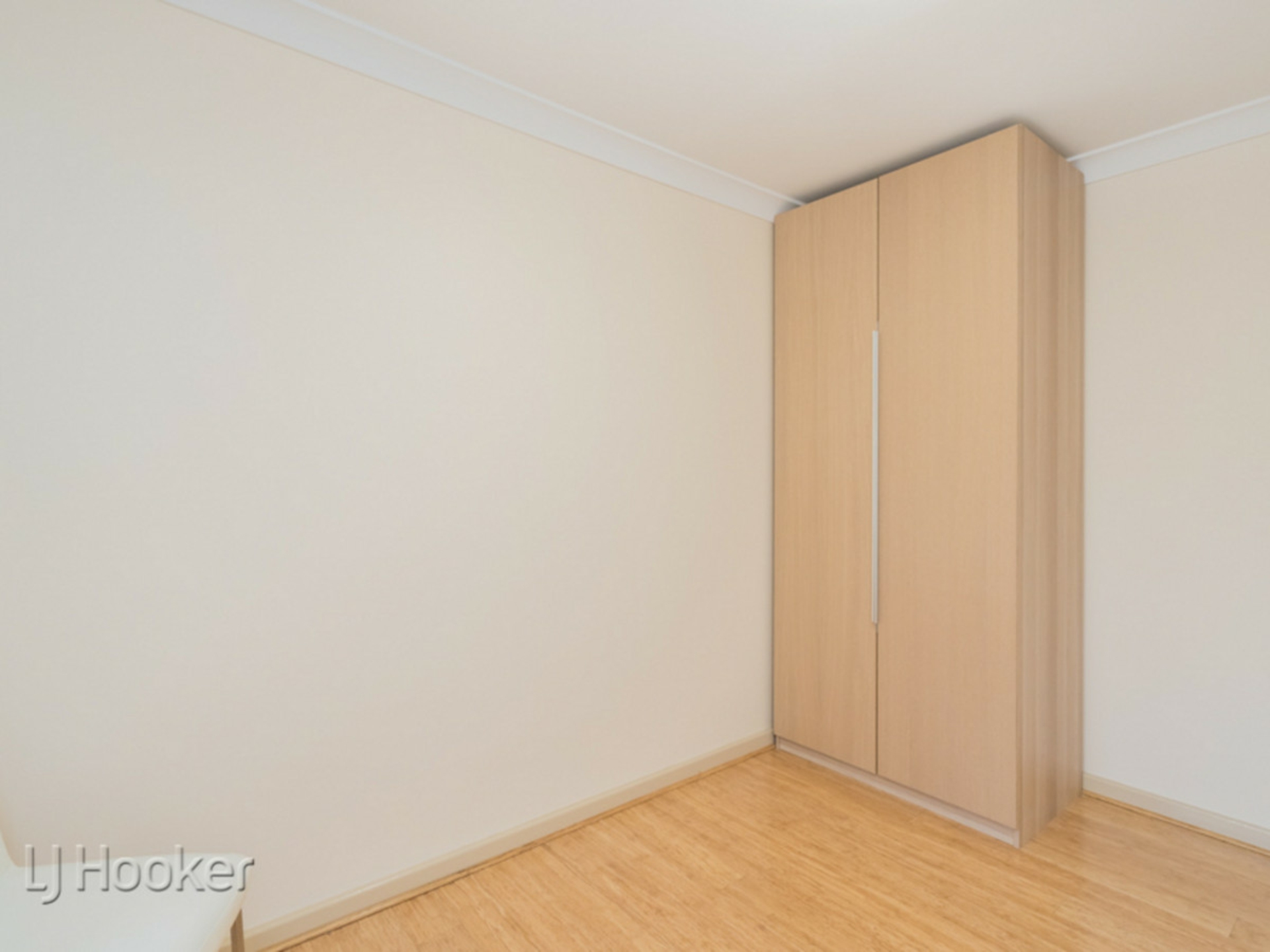 21/222 Whatley Crescent — photo 9 of 16
