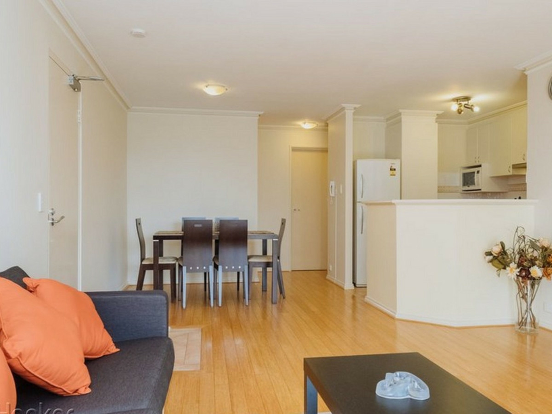 26/123 Wellington Street — photo 2 of 26