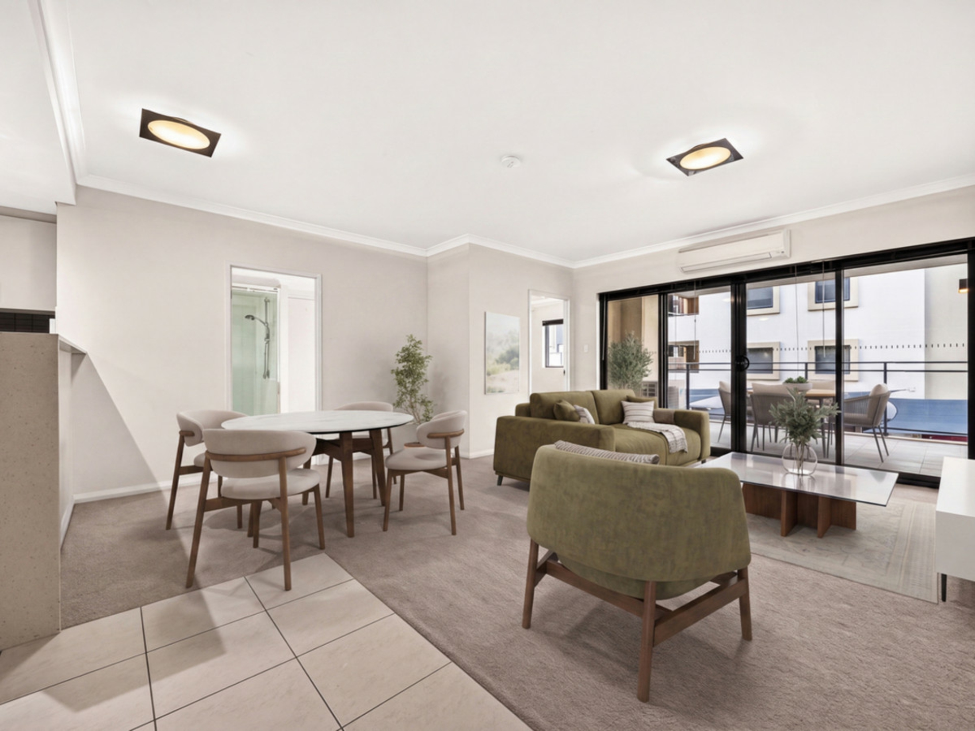 41/18 Wellington Street — photo 2 of 20