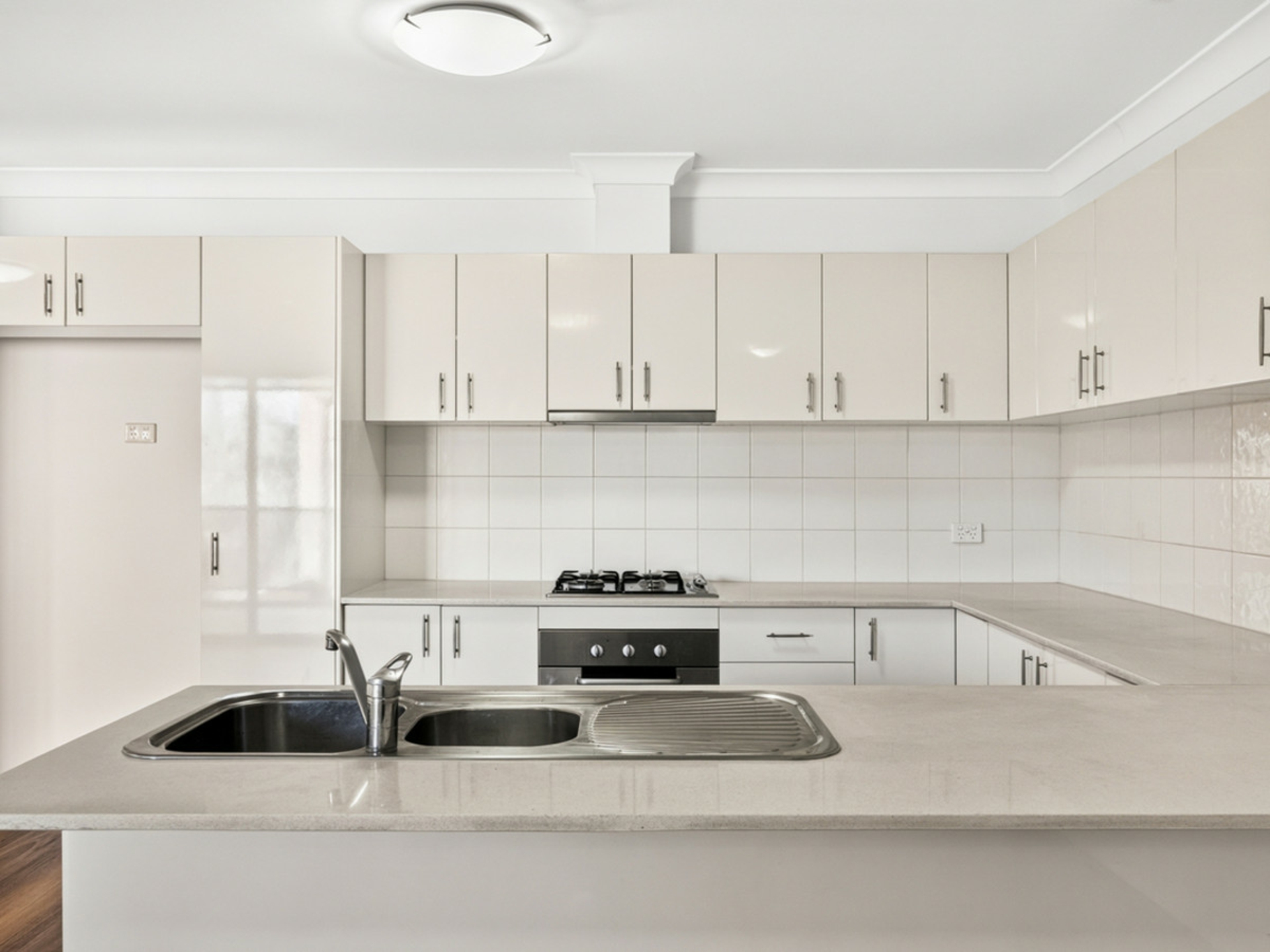 4/104 Brown Street — photo 6 of 18