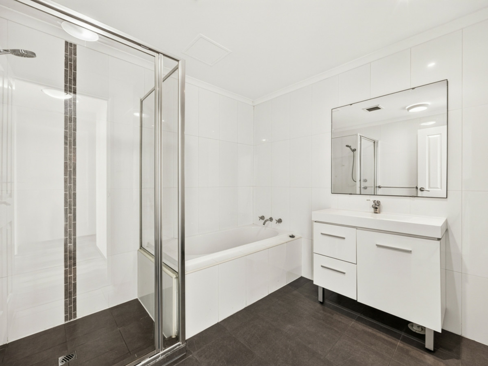 4/104 Brown Street — photo 12 of 18