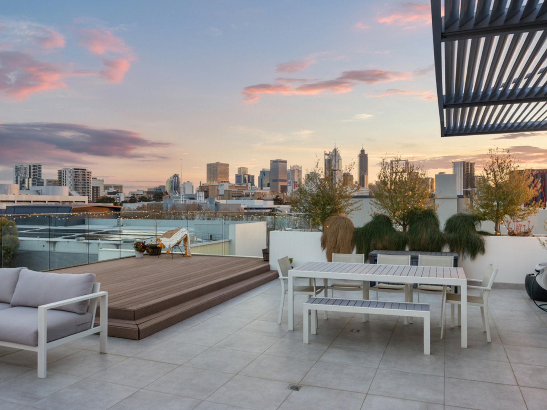 502/122 Brown Street — photo from LJ Hooker City Residential