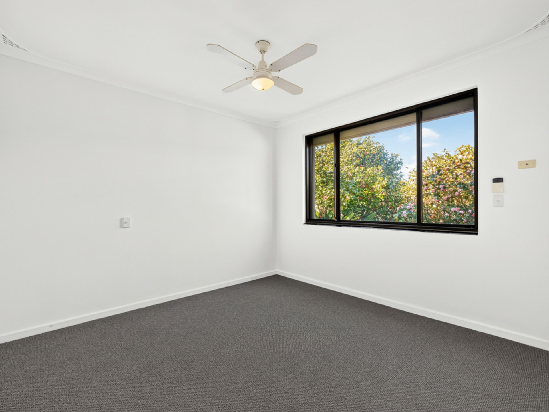136 Walter Road East — photo 9 of 29