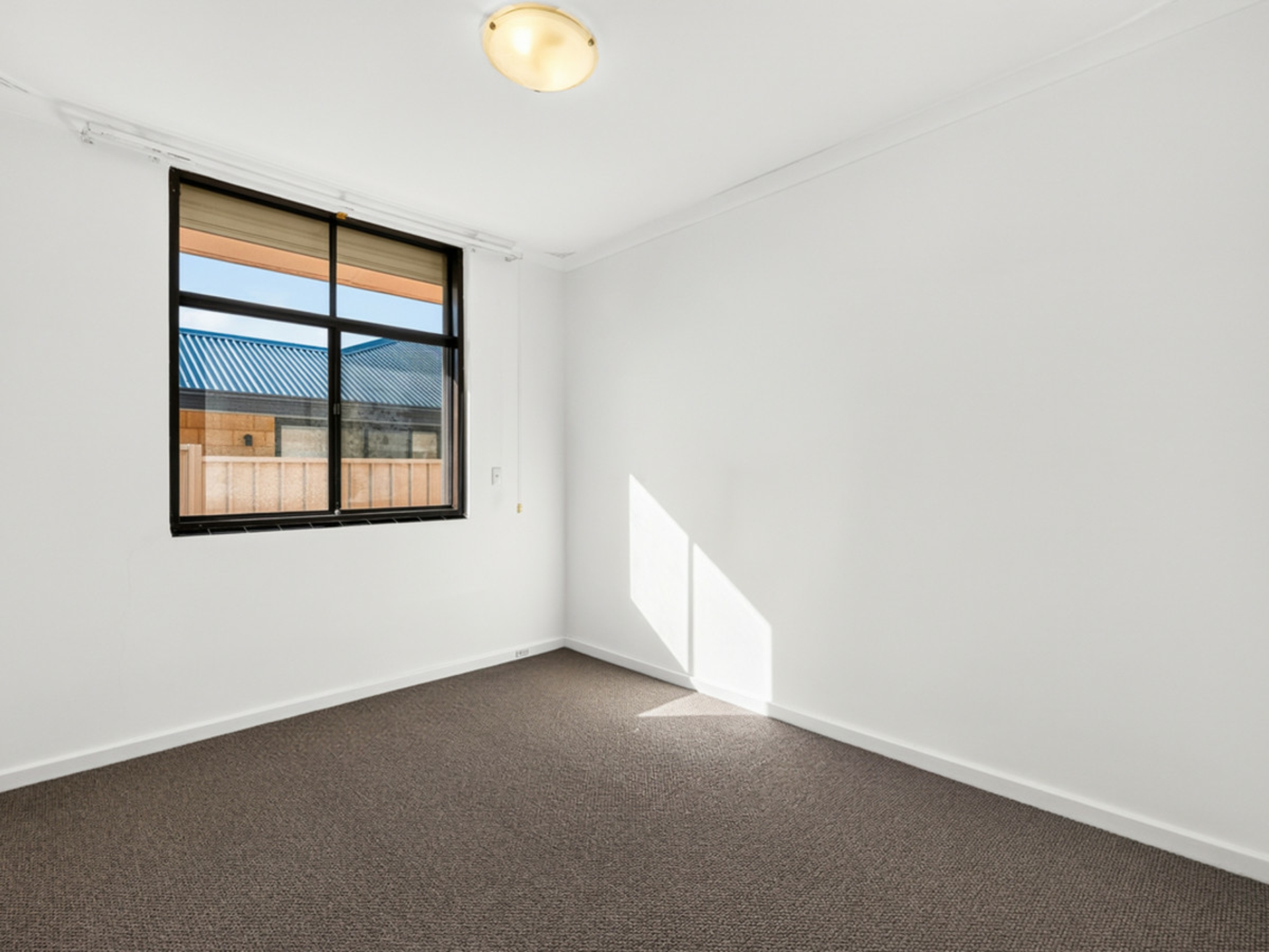 136 Walter Road East — photo 11 of 29