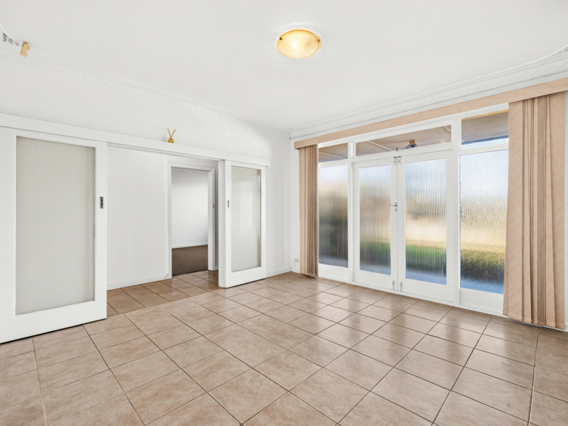 136 Walter Road East — photo 14 of 29