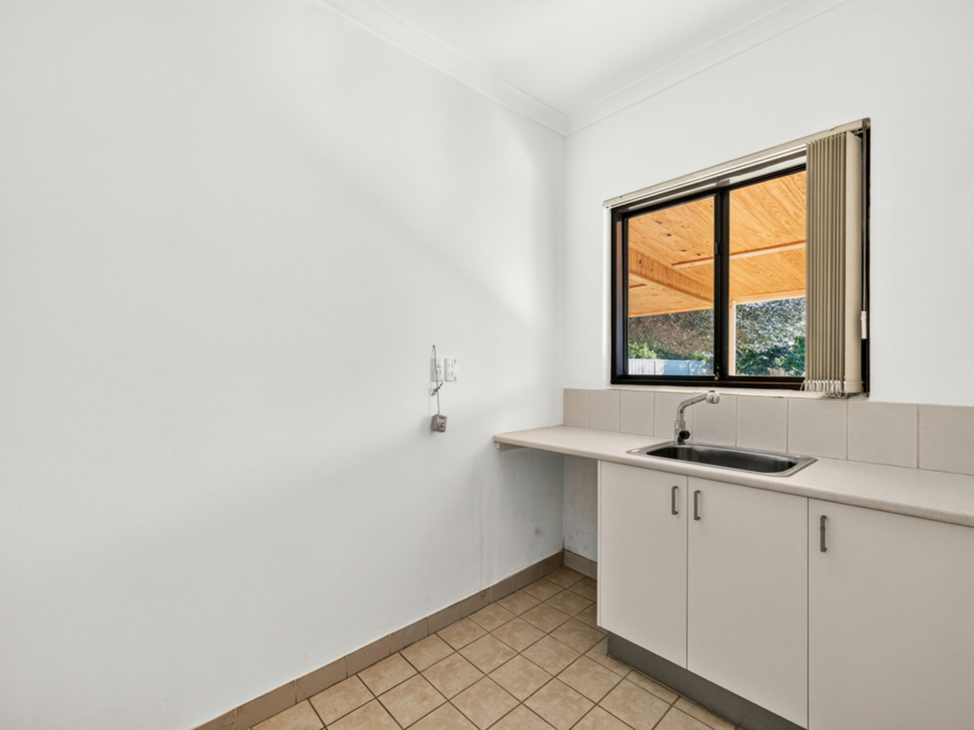 136 Walter Road East — photo 20 of 29