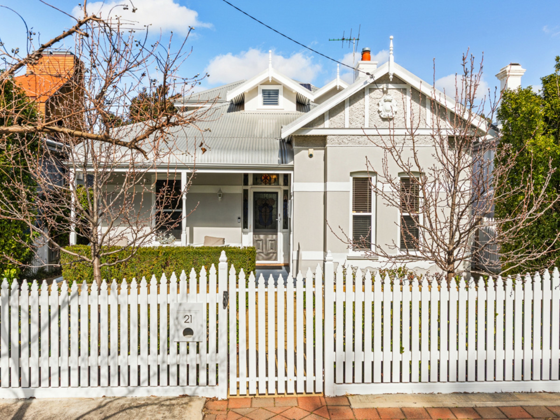 21 Chelmsford Road — photo from LJ Hooker City Residential