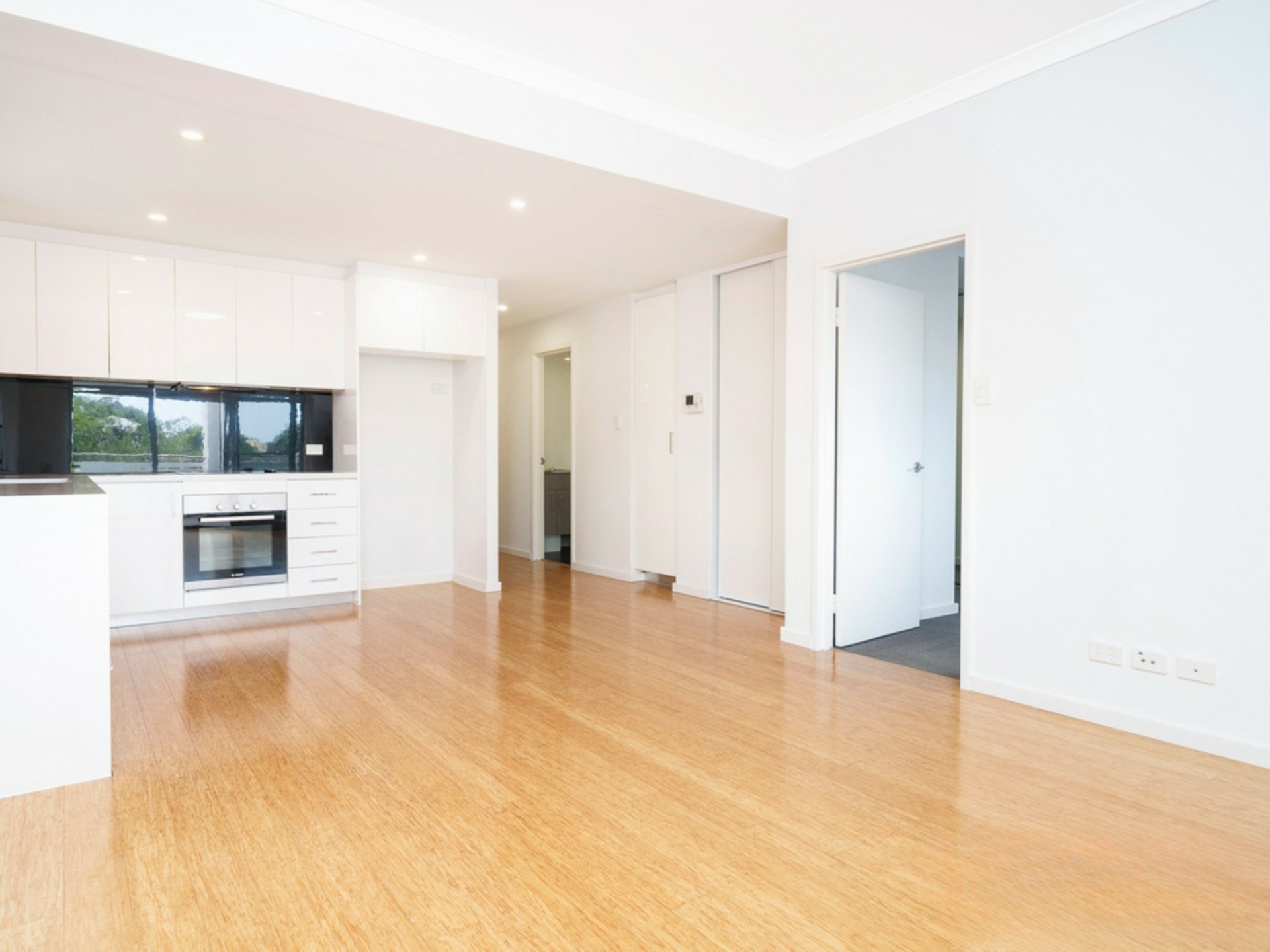 24/110 Cambridge Street — photo 5 of 27