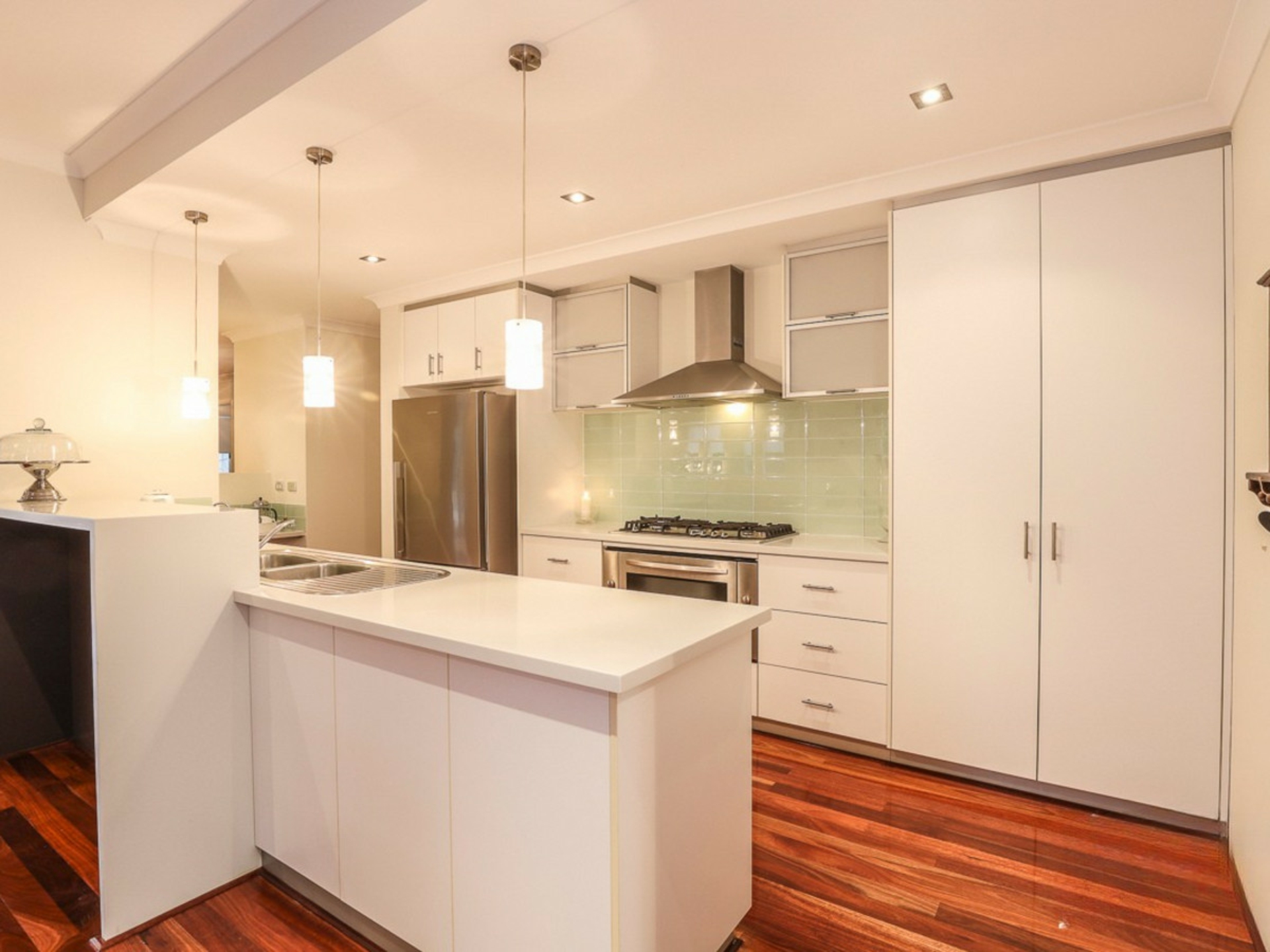 10 Landbeach Boulevard — photo 3 of 26