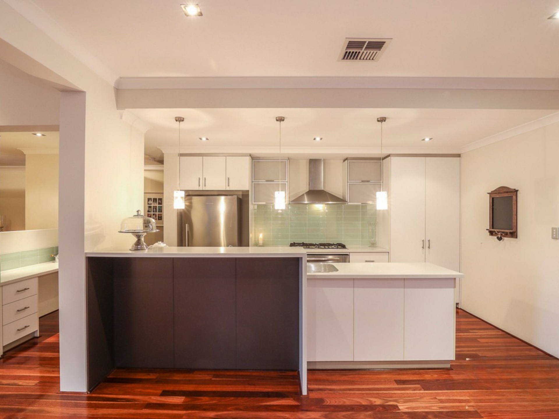 10 Landbeach Boulevard — photo 5 of 26