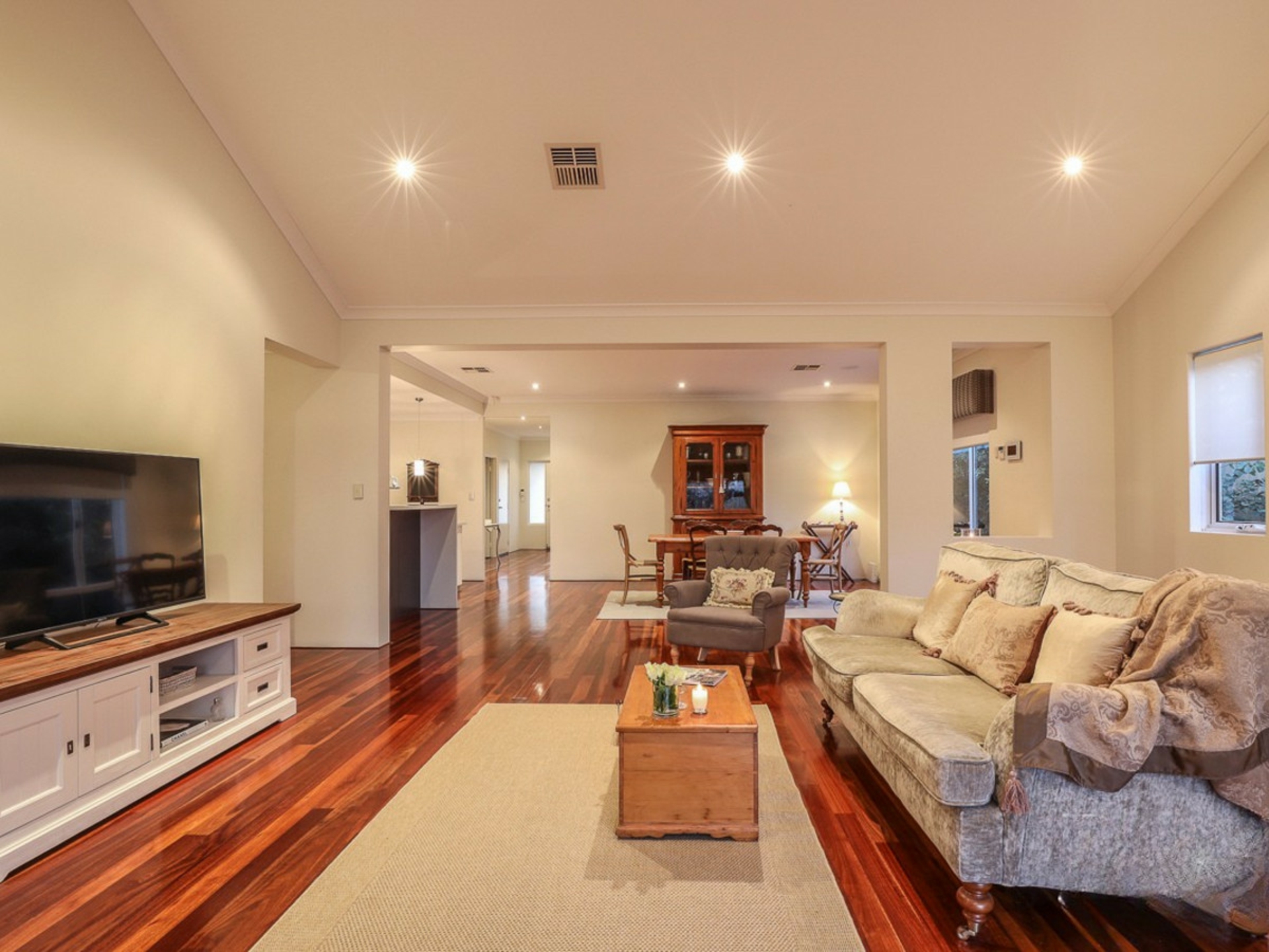 10 Landbeach Boulevard — photo 12 of 26