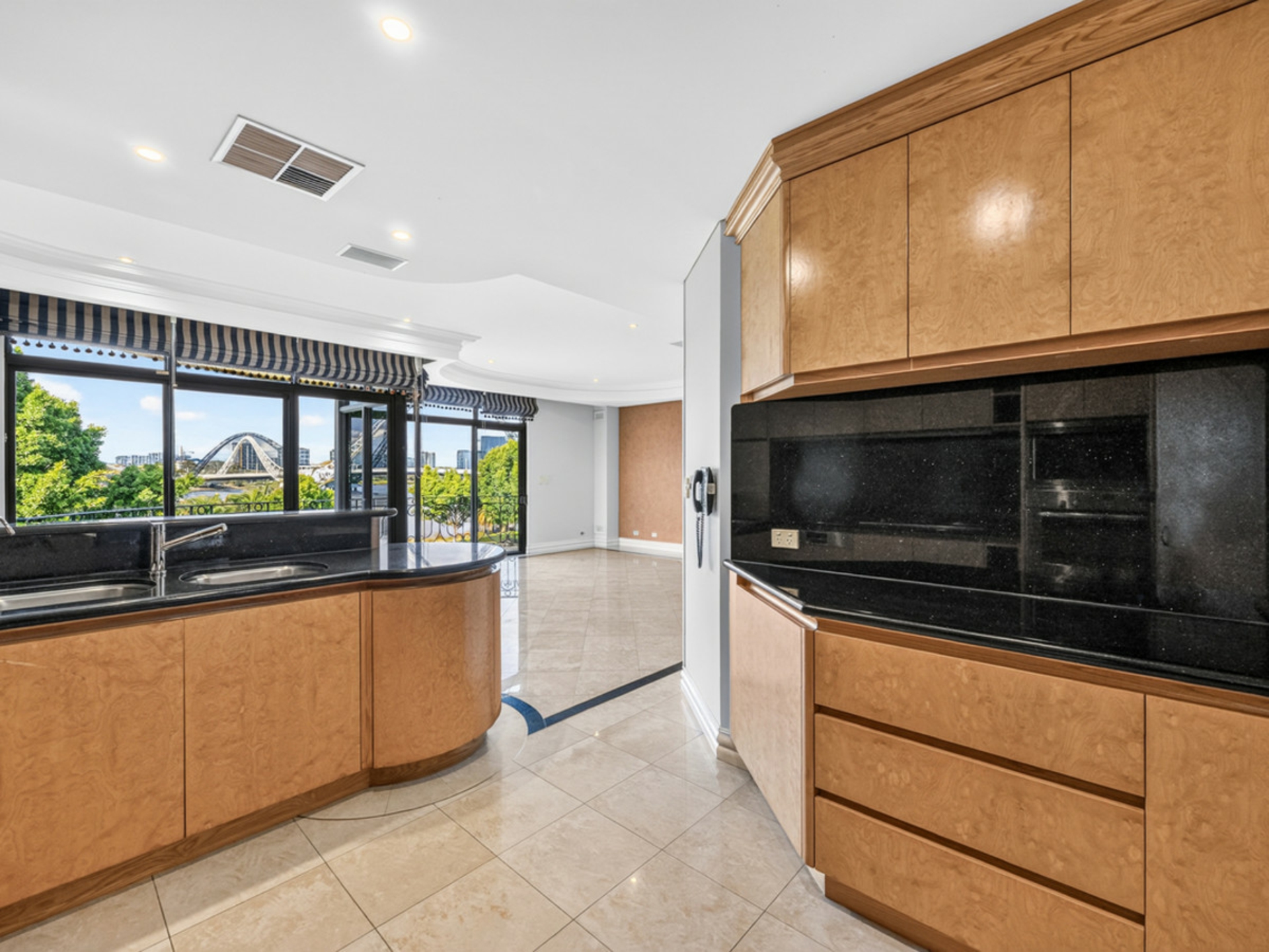 10 Vanguard Terrace — photo 9 of 30