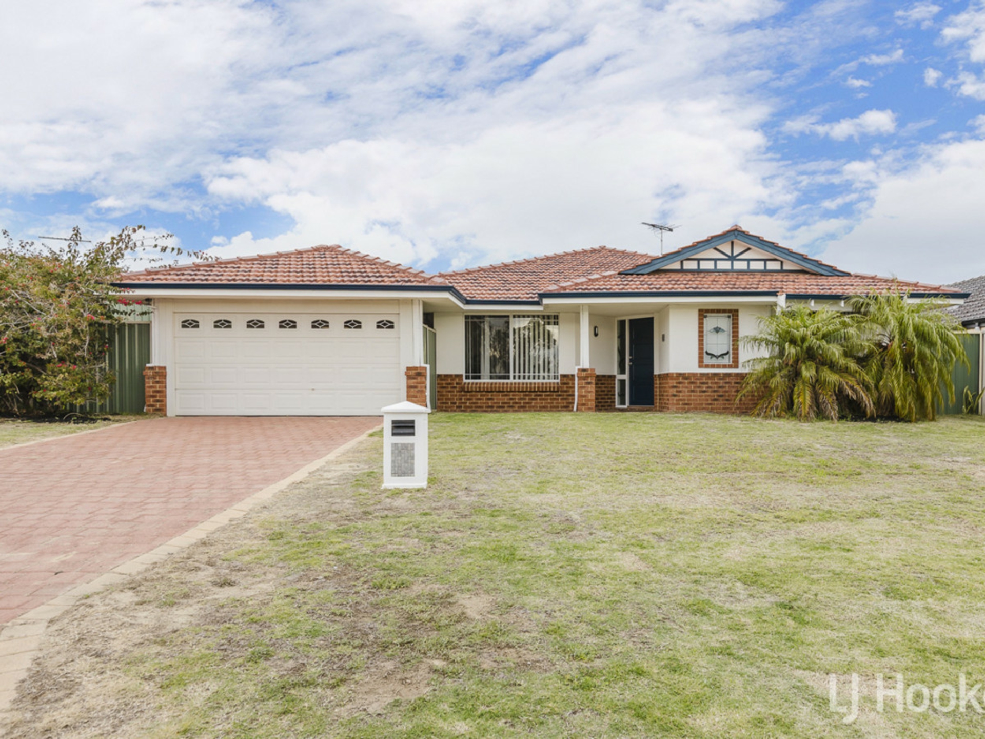 5 Gidley Cove — photo from LJ Hooker City Residential