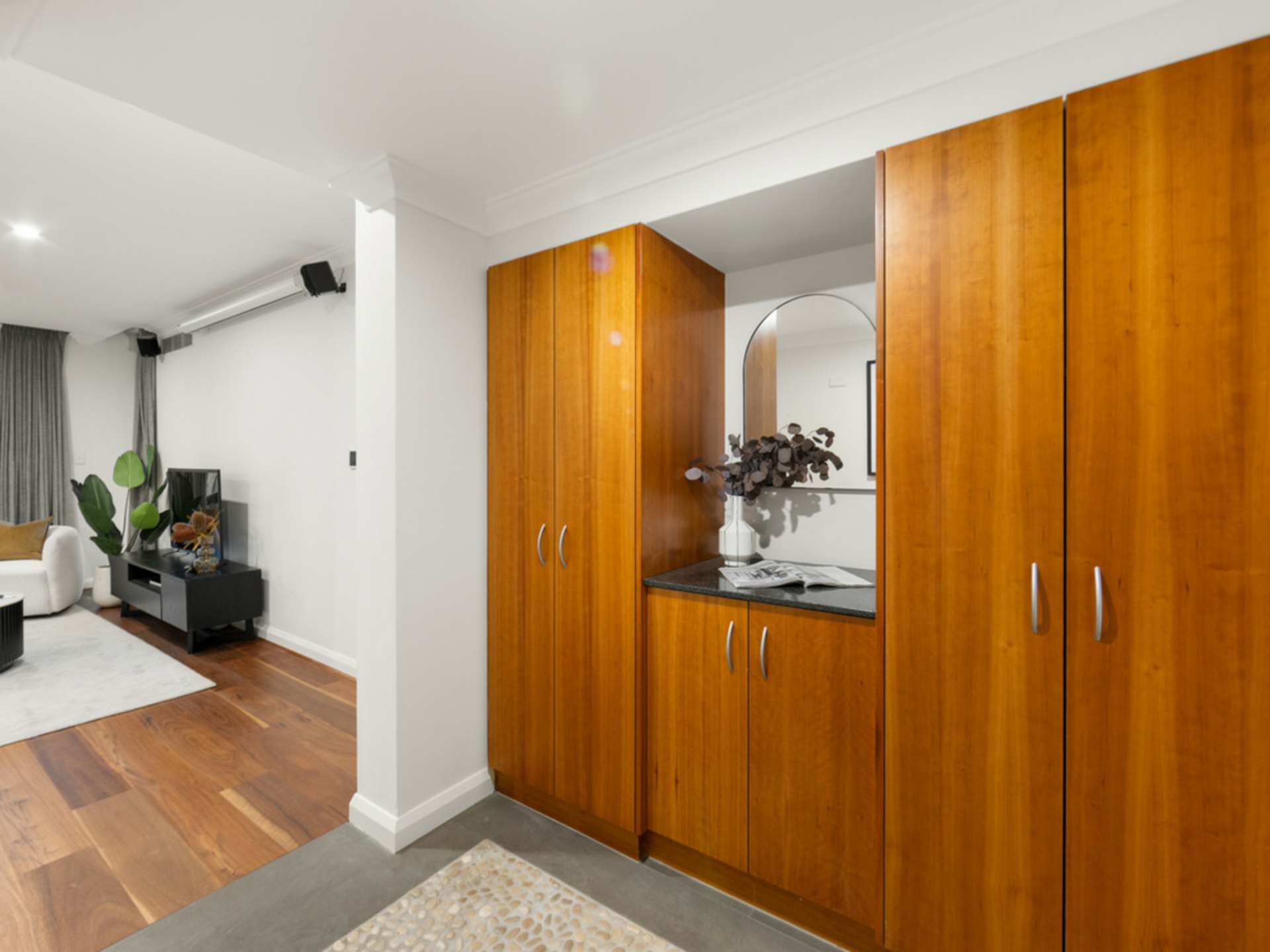 33/20 Royal Street — photo 13 of 30