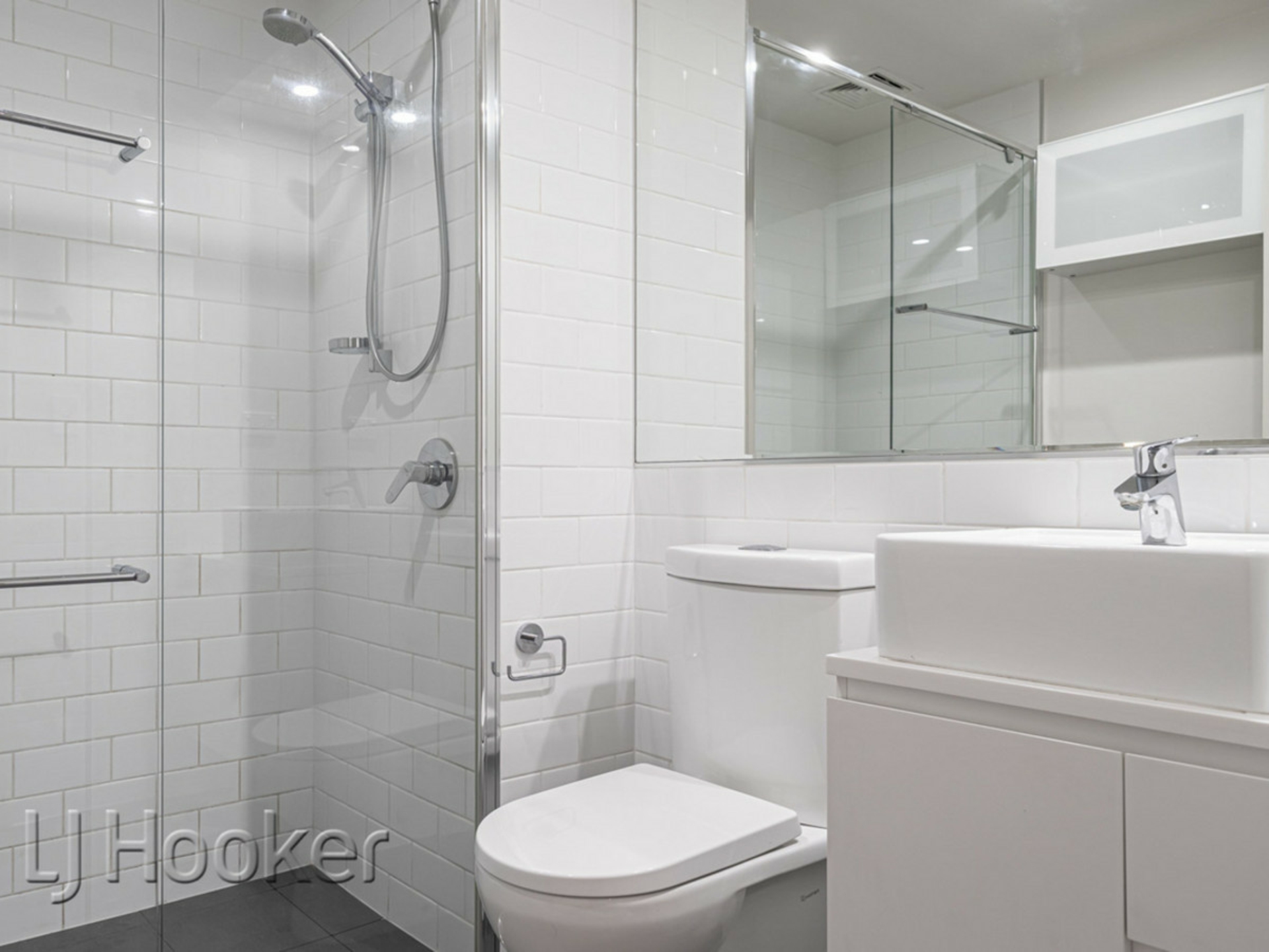 102/108 Bennett Street — photo 11 of 30