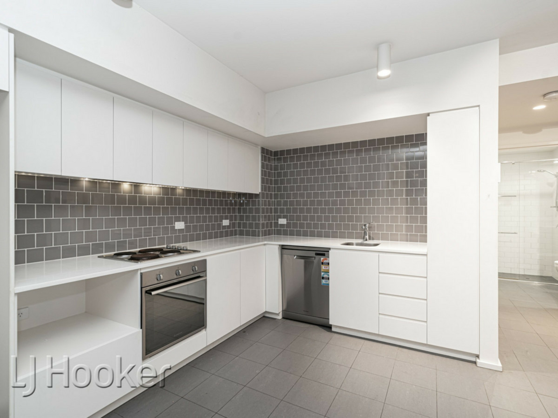 102/108 Bennett Street — photo 15 of 30