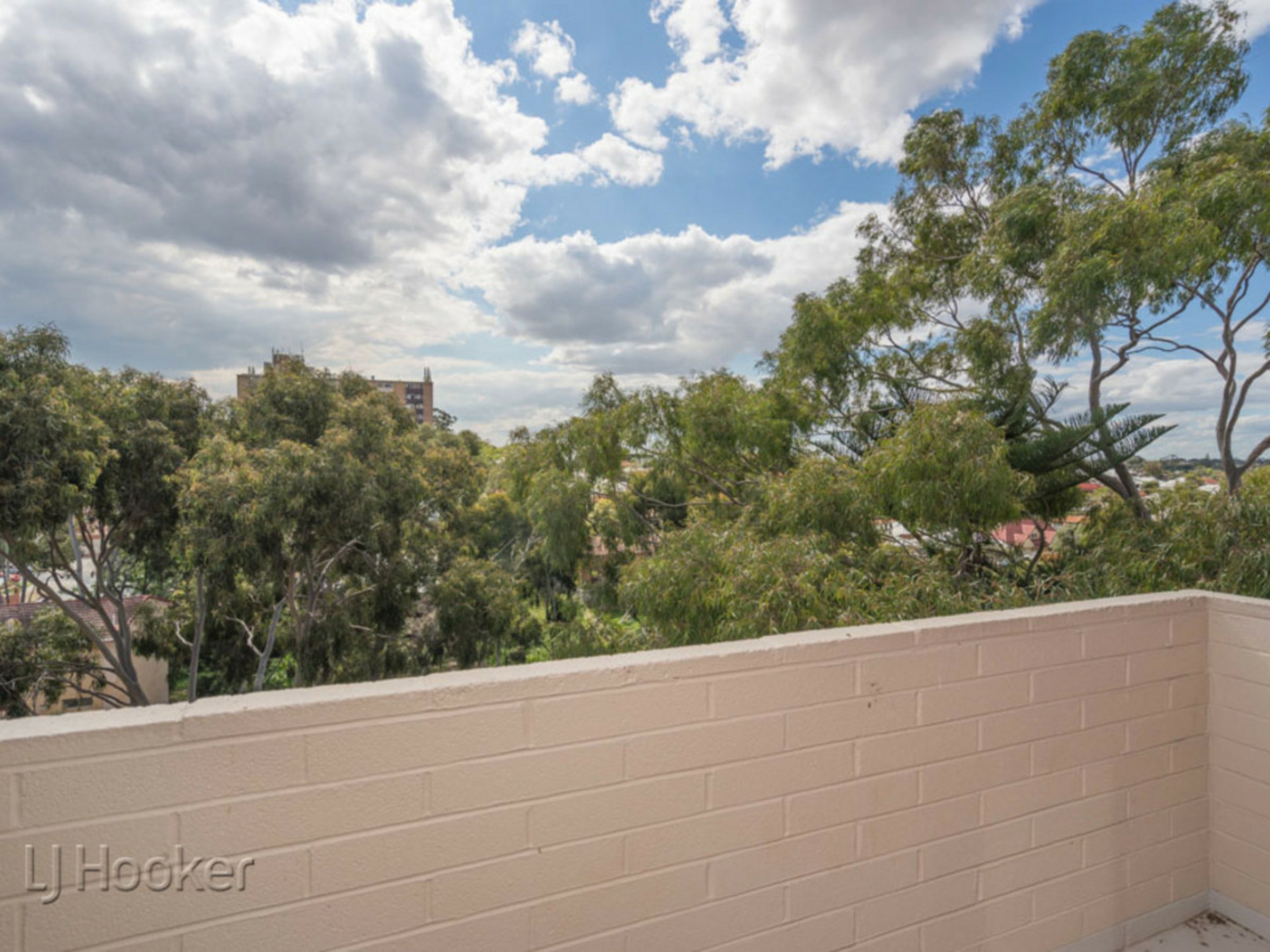 73/12 Tenth Avenue — photo 5 of 14