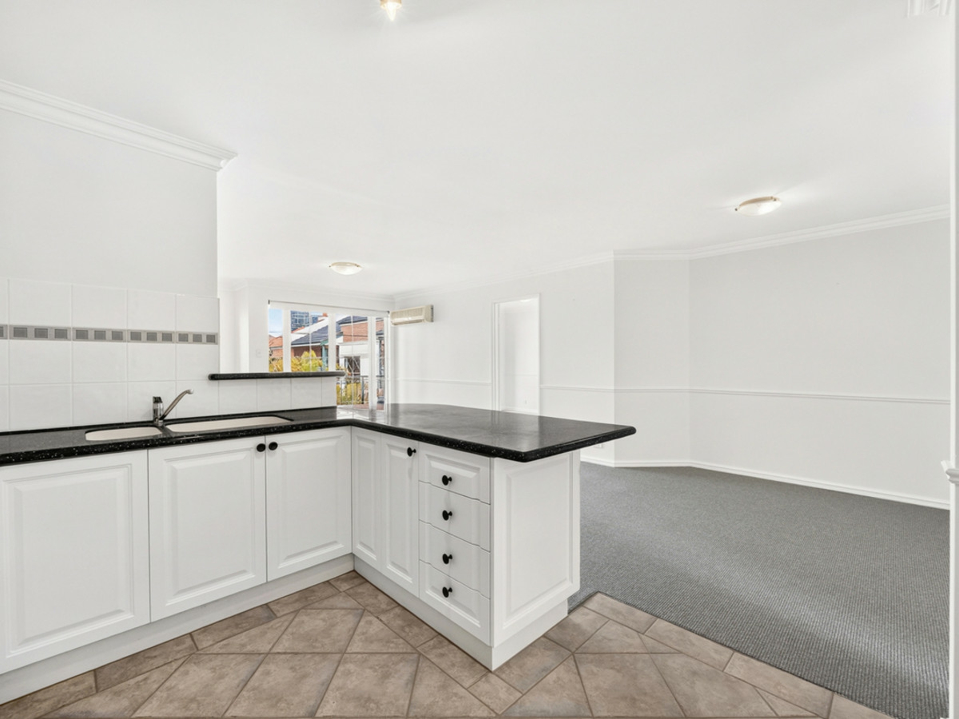 73/125 Wellington Street — photo 10 of 24