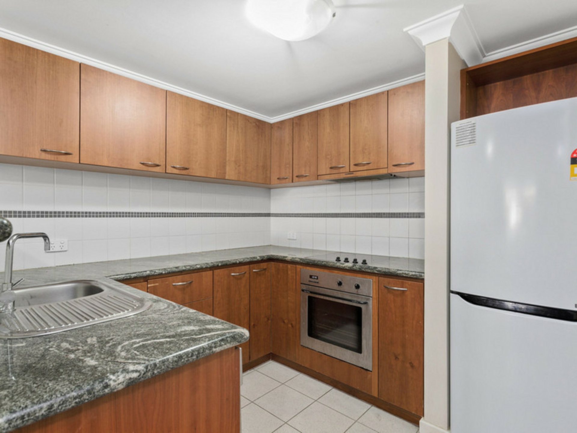 41/118 Mounts Bay Road — photo 7 of 18