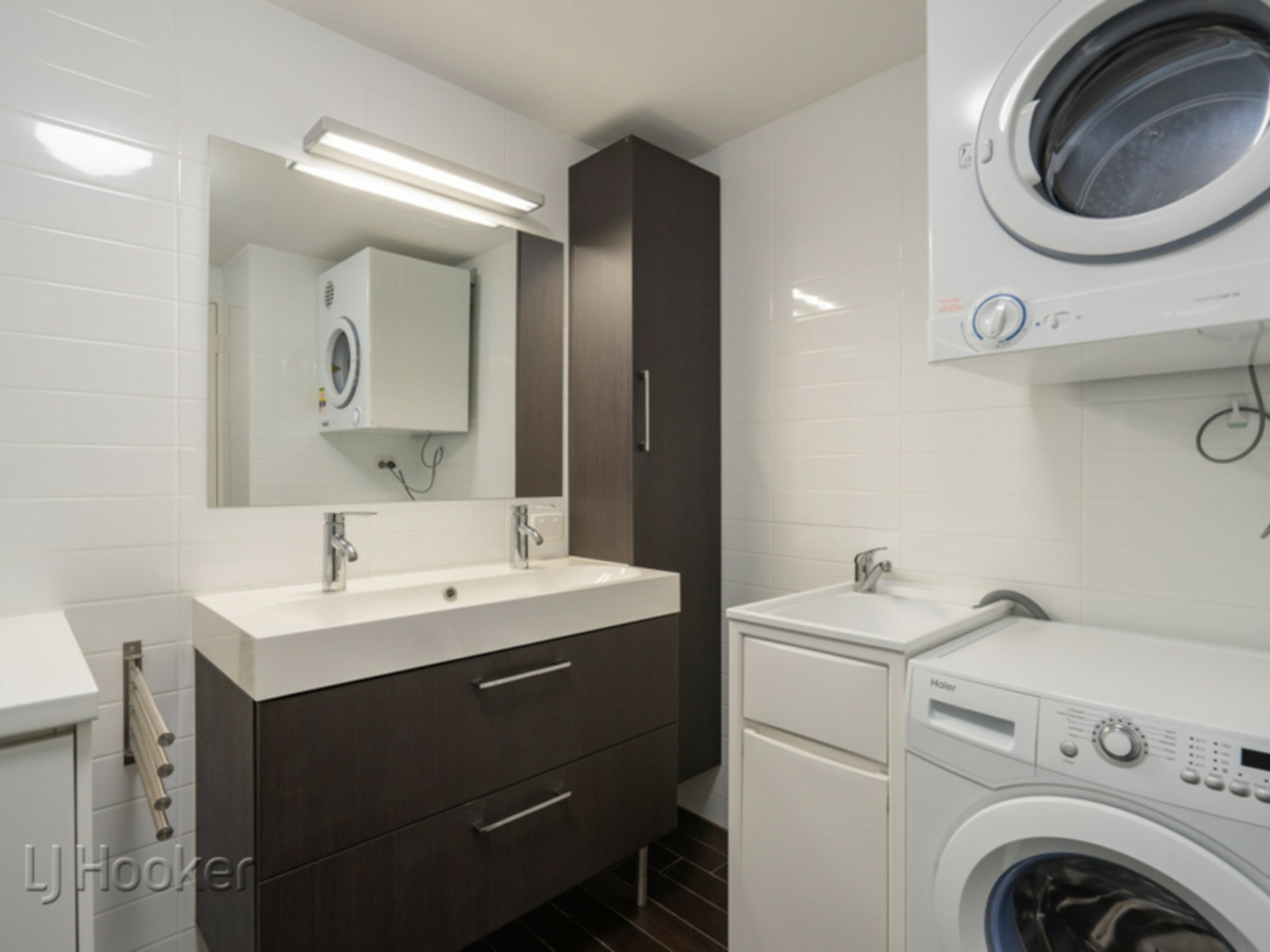 8/35 Goderich Street — photo 3 of 24