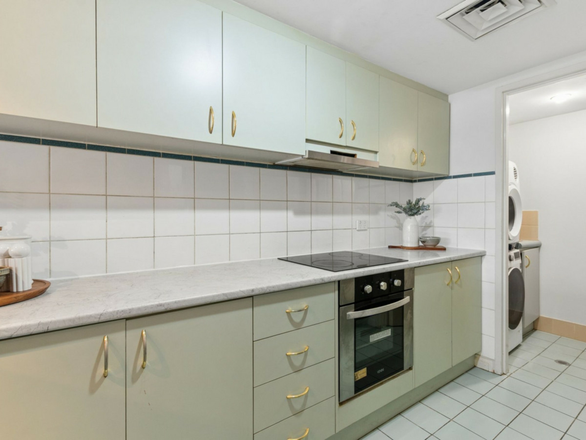 9/134 Mounts Bay Road — photo 4 of 18