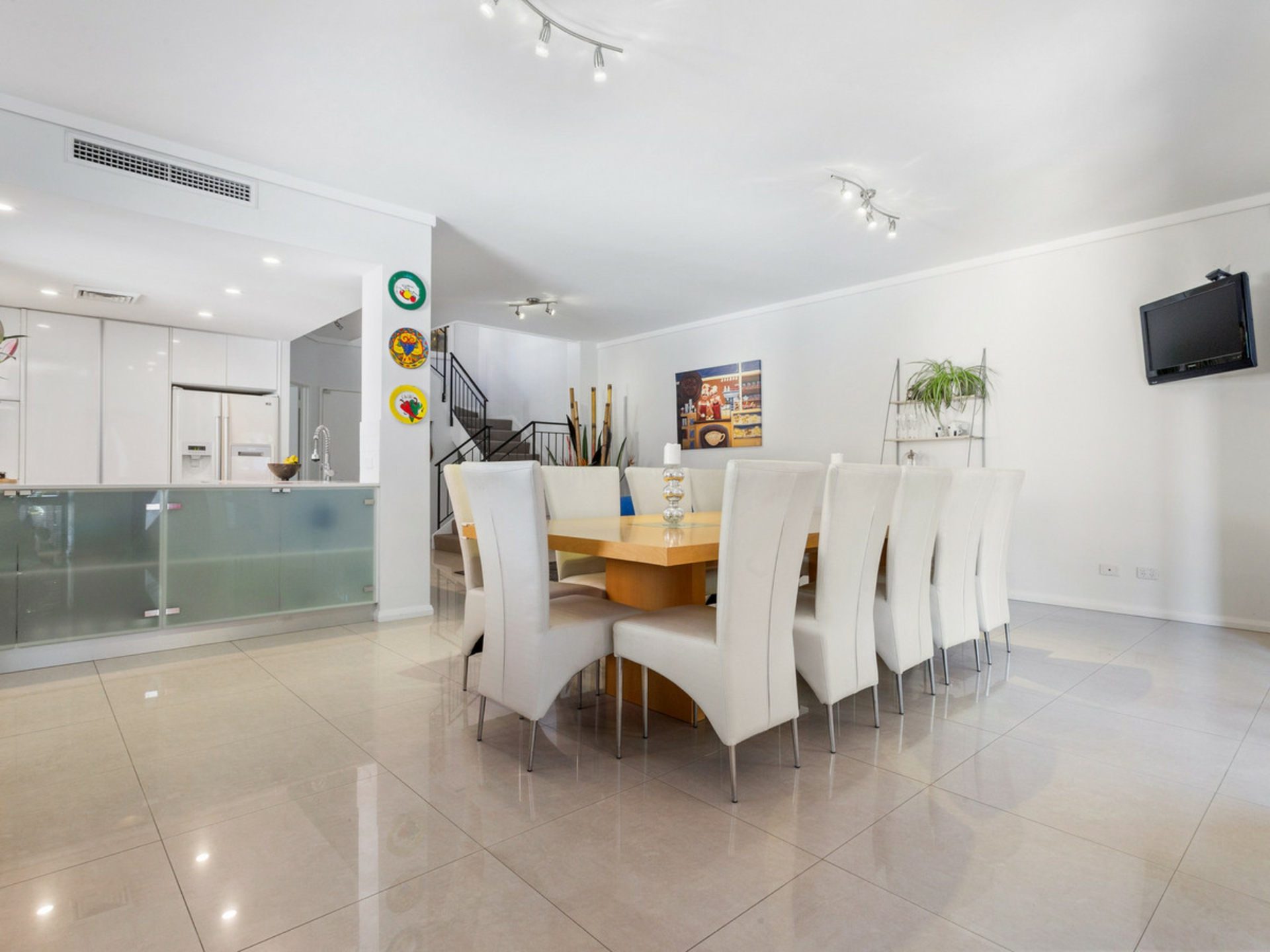 44 Tully Road — photo 4 of 30