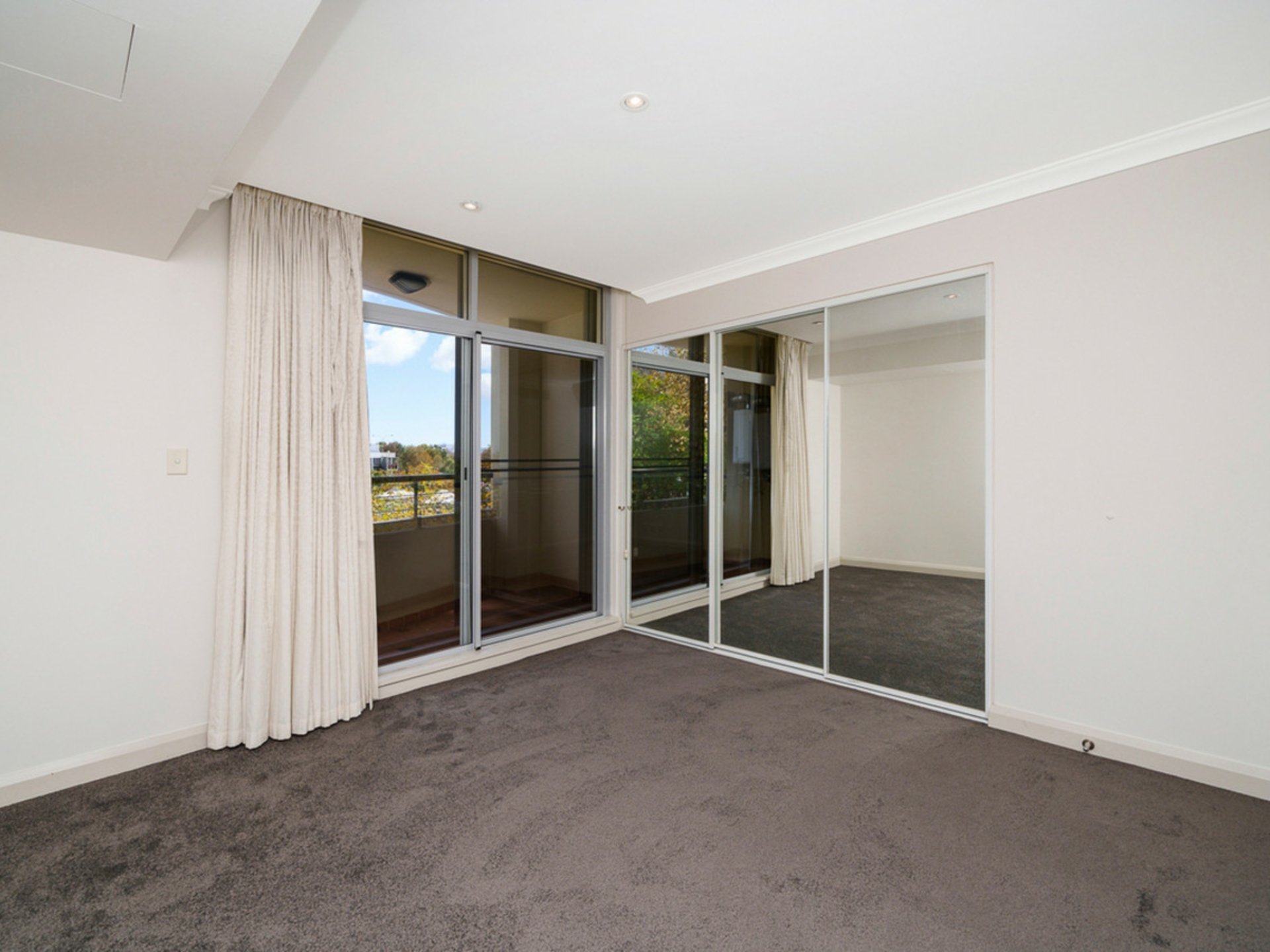 40/20 Royal Street — photo 11 of 22