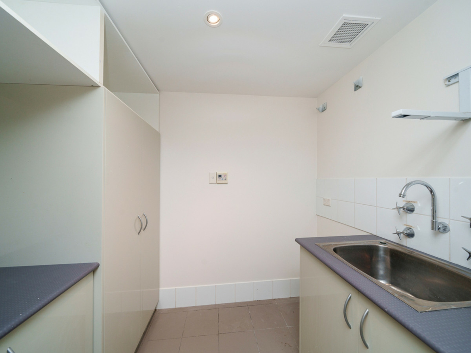 40/20 Royal Street — photo 15 of 22