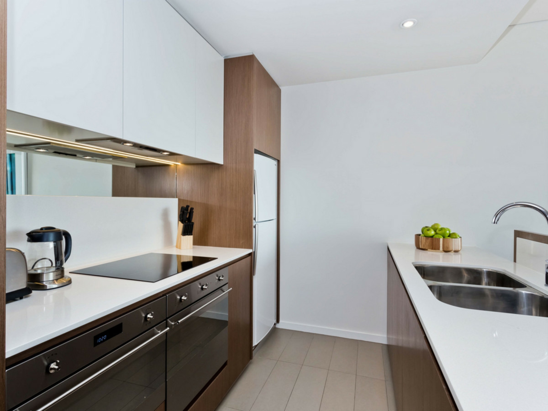 1401/8 Adelaide Terrace — photo 8 of 22