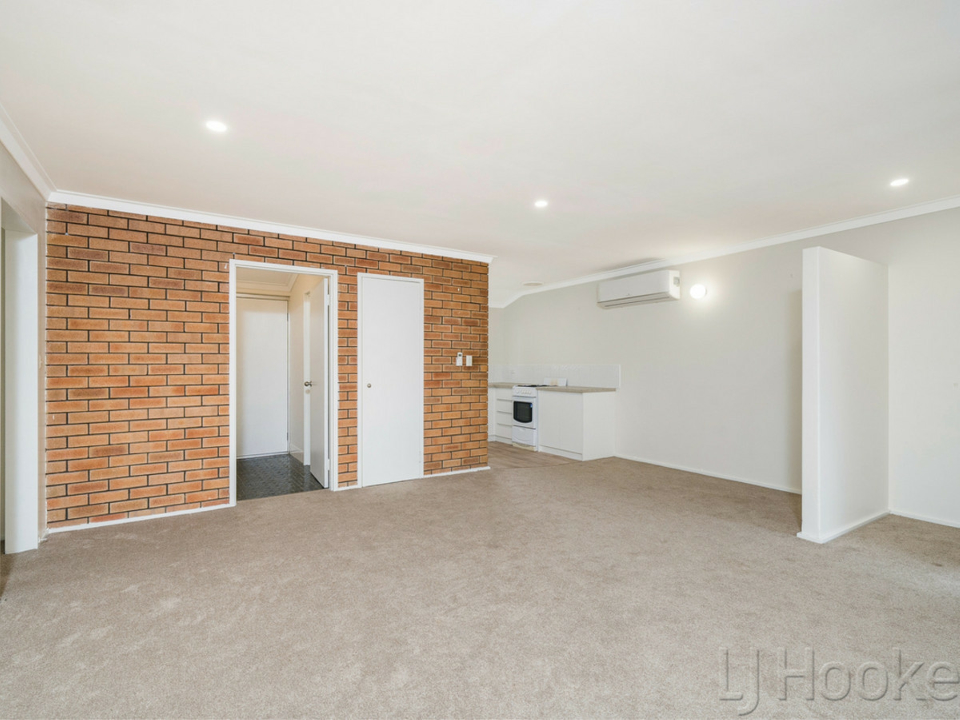 8/311 Wharf Street — photo 11 of 19