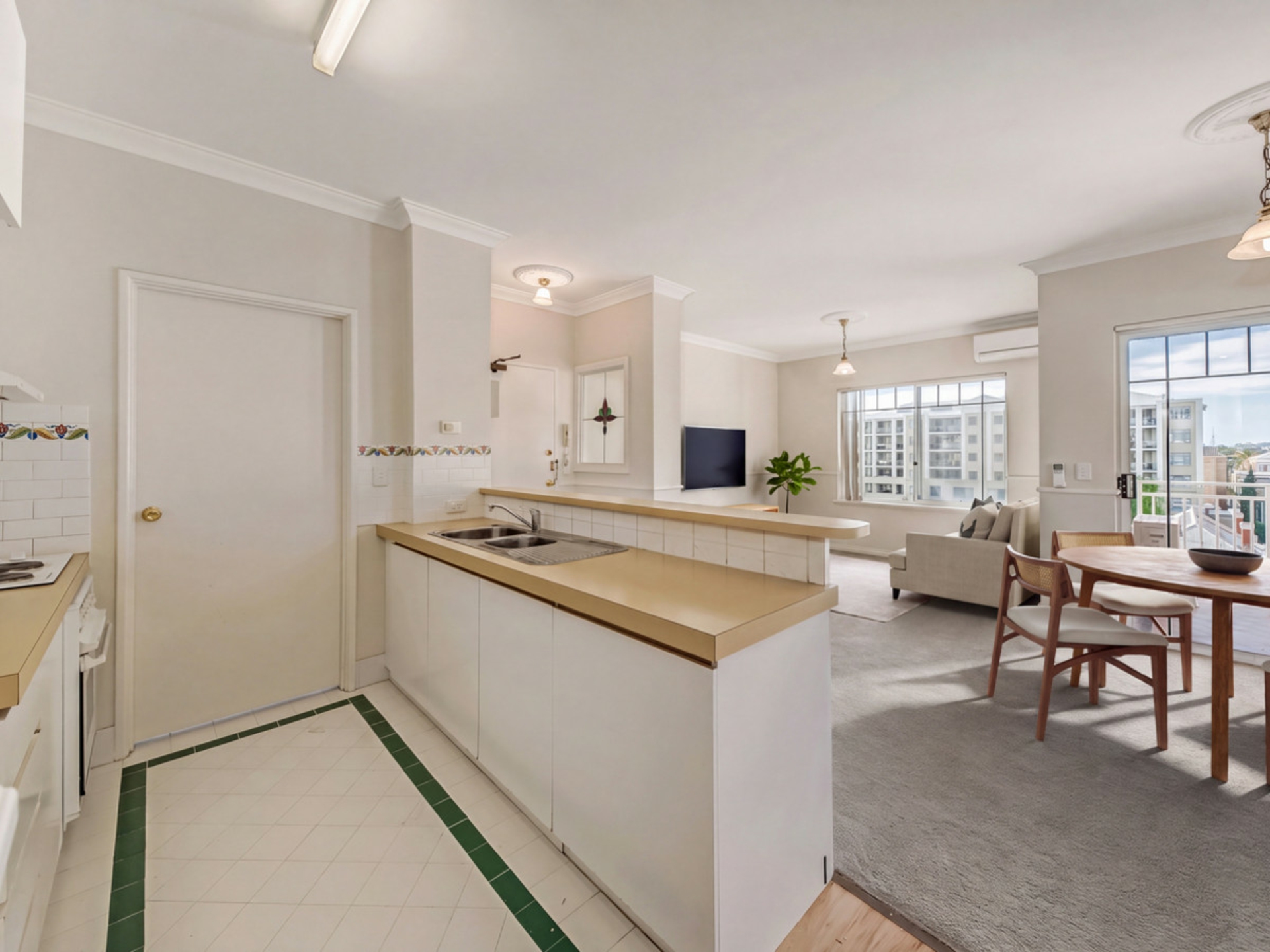 20/62 Bronte Street — photo 3 of 12