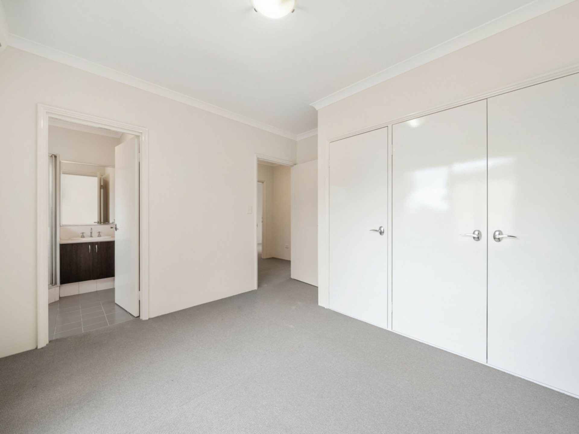 6/6 Hogarth Street — photo 9 of 16