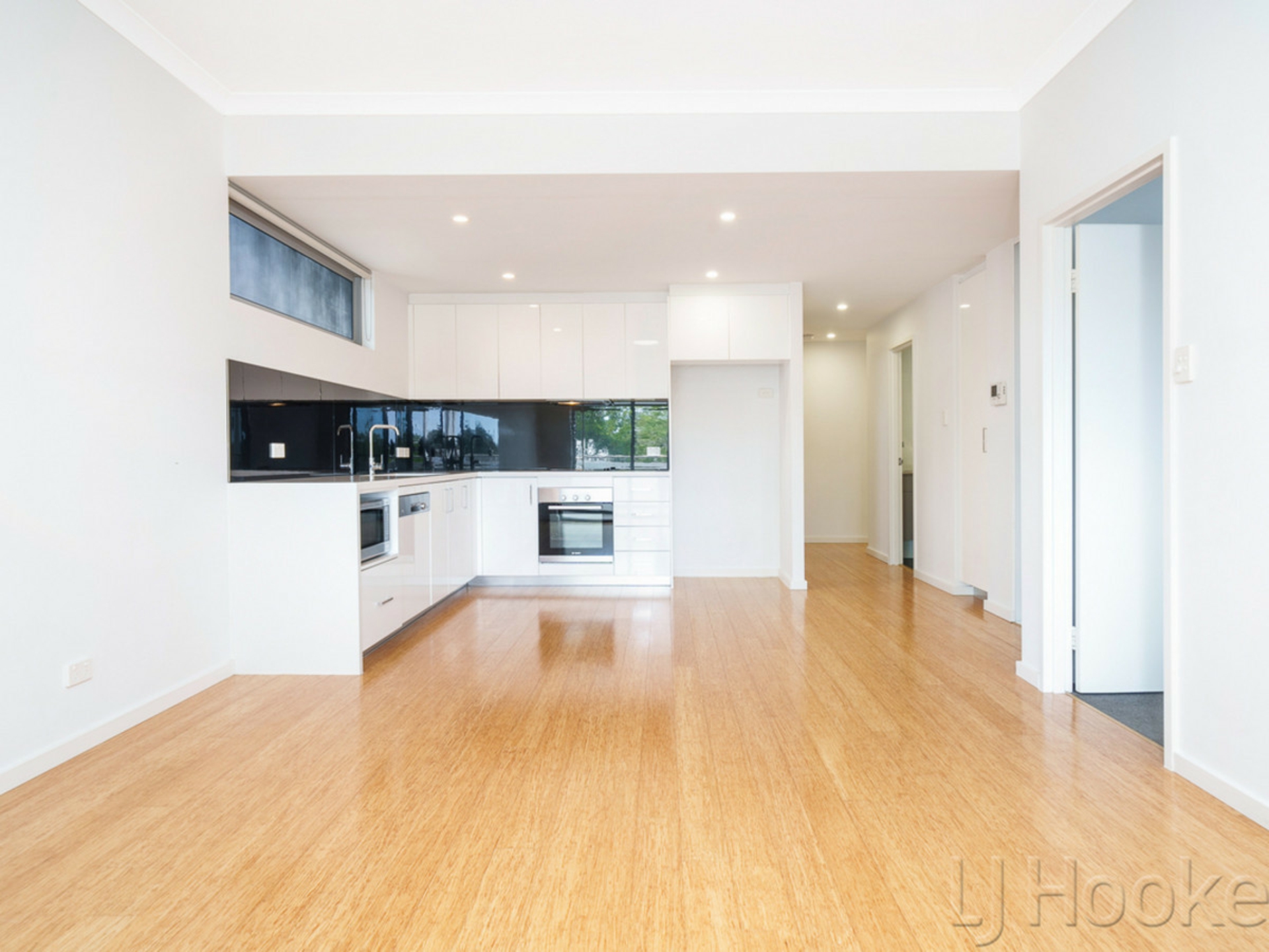 24/110 Cambridge Street — photo from LJ Hooker City Residential